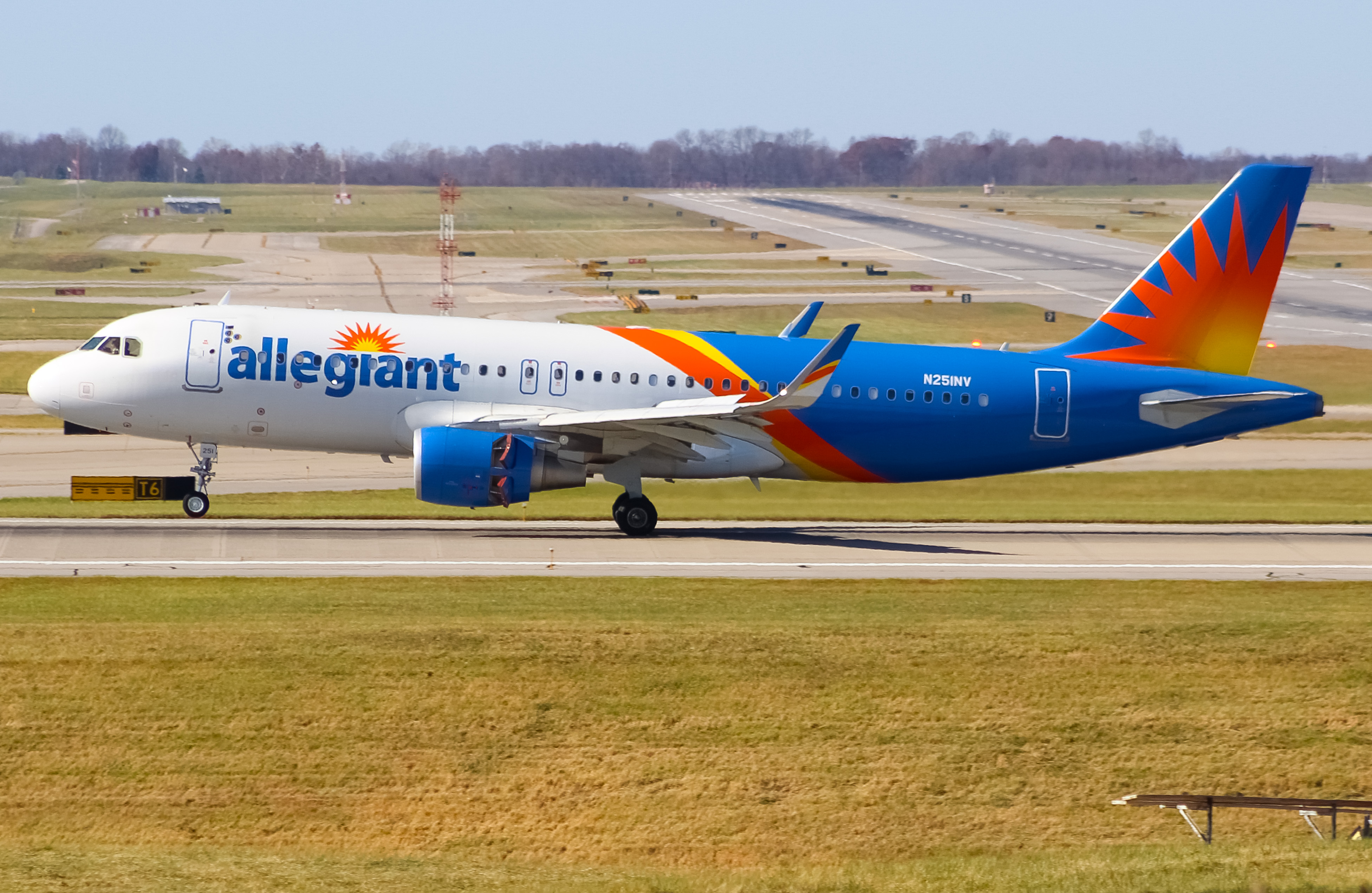 Full size: Allegiant Air Airbus A320 N251NV at Cincinnati/Northern Kentucky International Airport