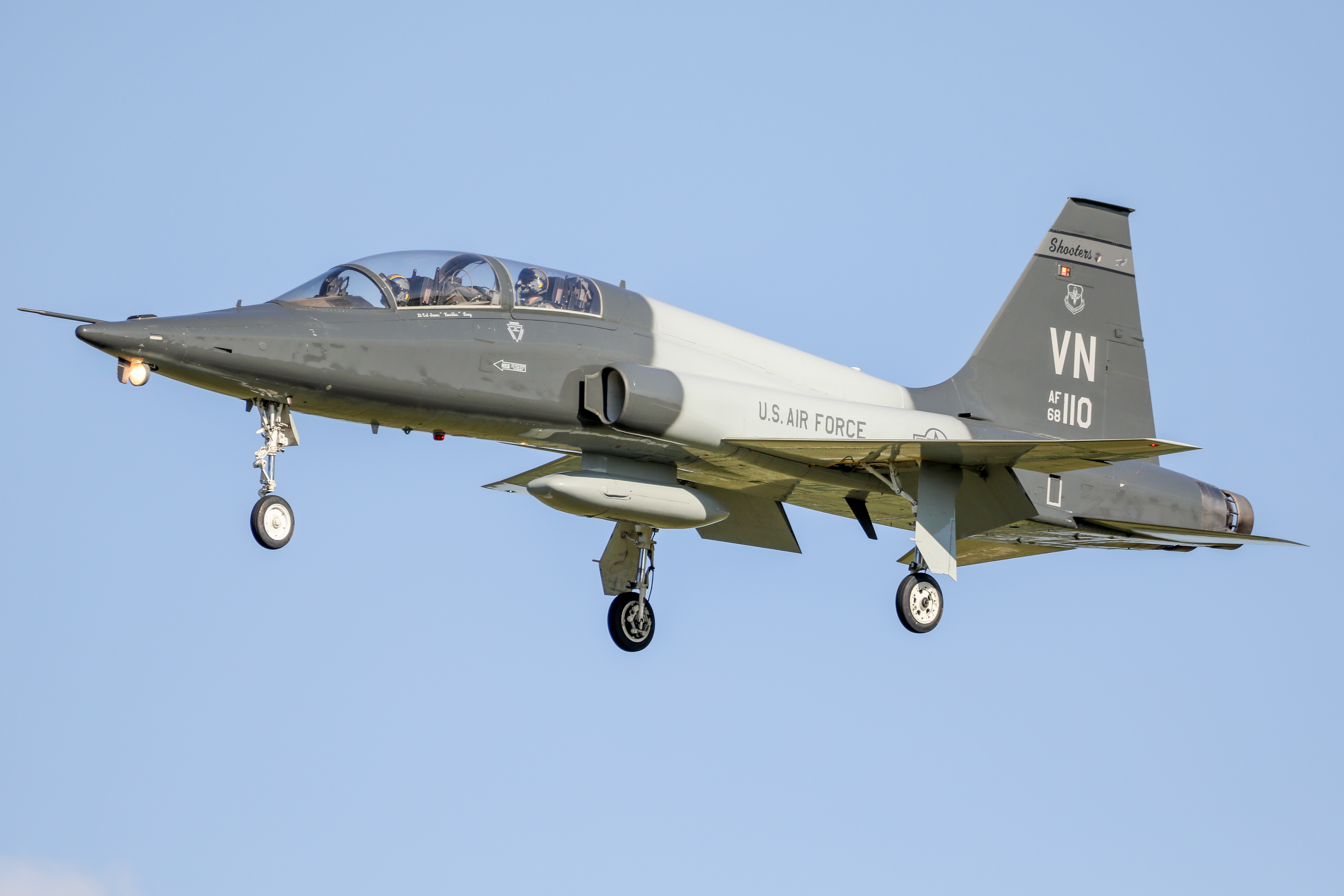 Full size: USAF - United States Air Force Northrop T-38 Talon 68-110 at General Mitchell International Airport