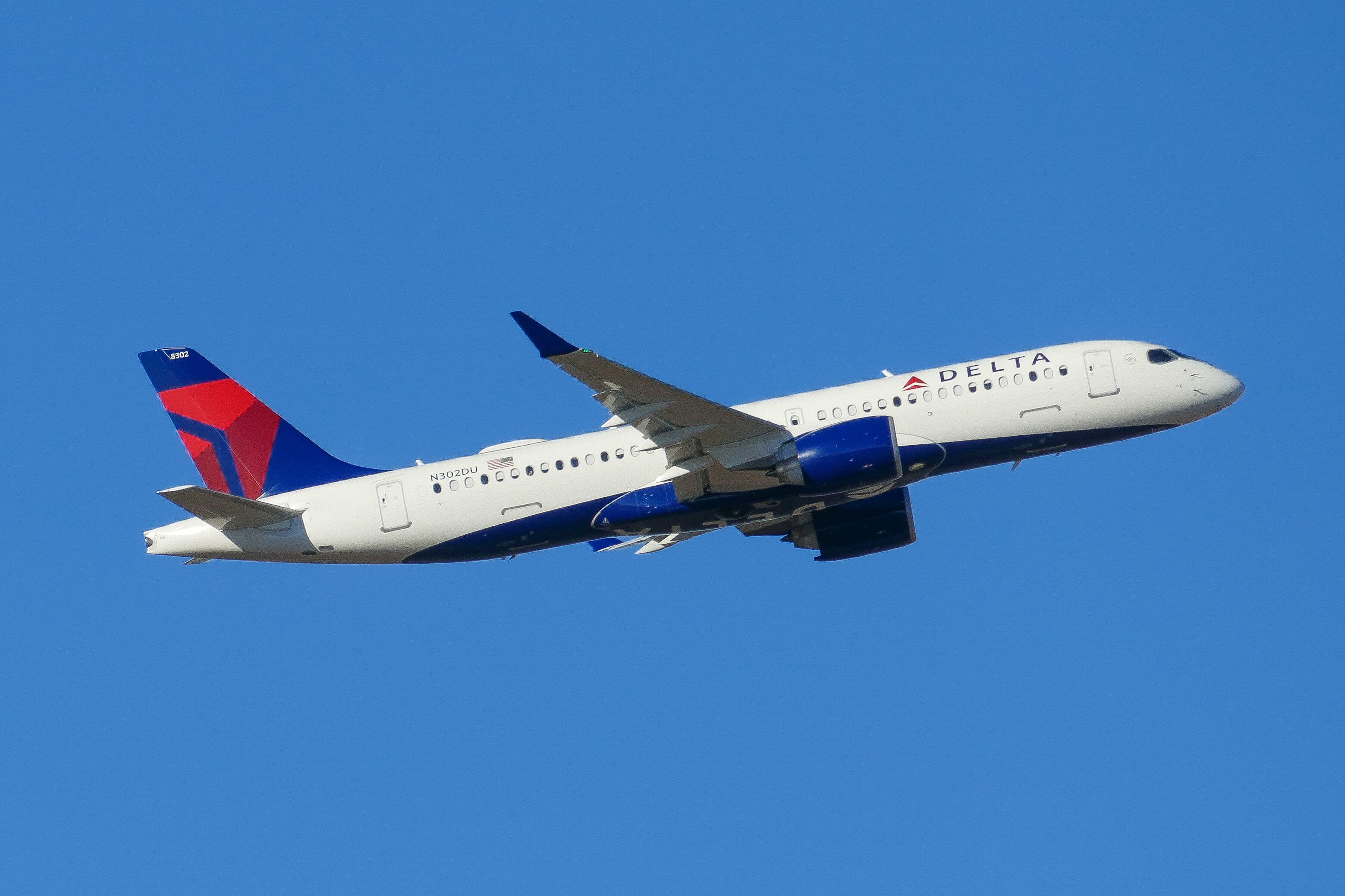 Full size: Delta Airlines Airbus A220-300 N302DU at Austin-Bergstrom International Airport