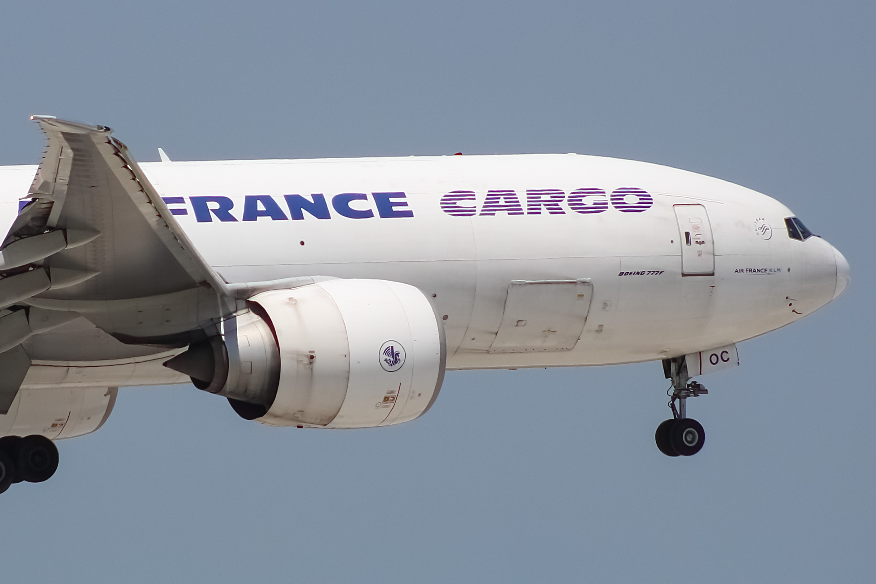 Full size: Air France Cargo Boeing 777-F F-GUOC at Chicago O'Hare International Airport
