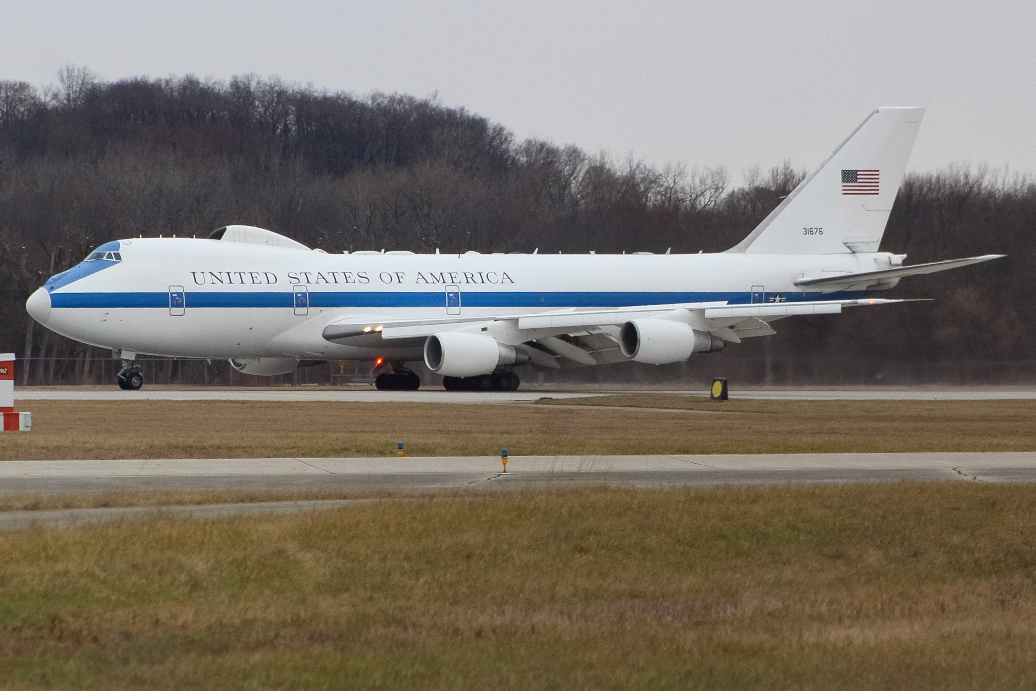 Full size: USAF - United States Air Force Boeing E-4B Nightwatch 31676 at Wright-Patterson Air Force Base