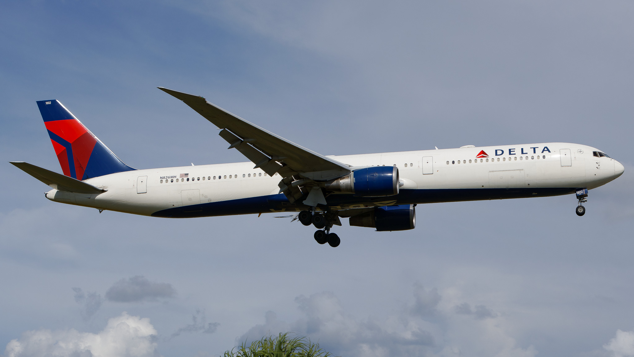 Full size: Delta Airlines Boeing 767-400ER N826MH at Tampa International Airport
