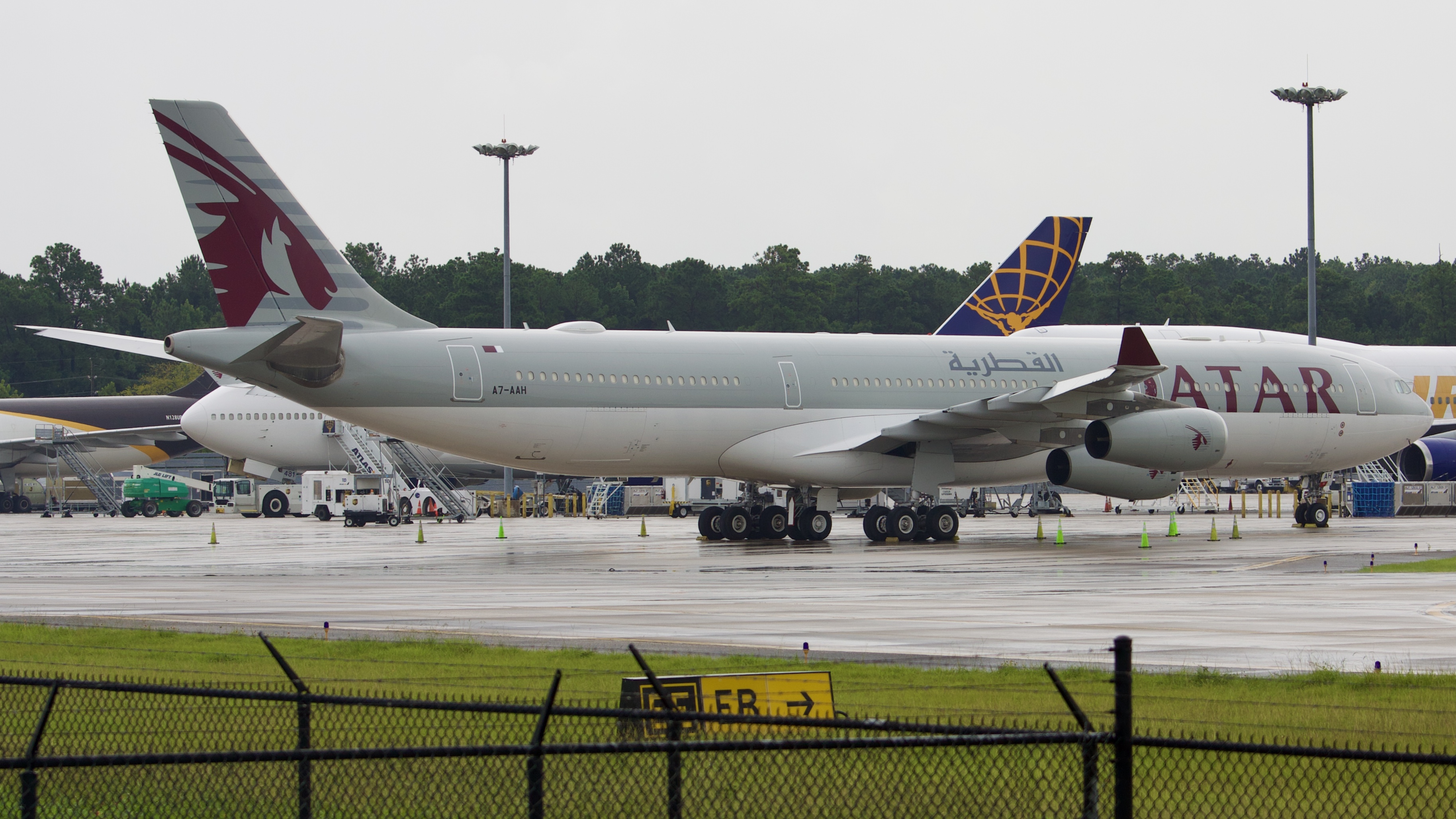 Full size: Qatar Airways Amiri Flight Airbus A340-300 A7-AAH at Houston-George Bush Intercontinental Airport