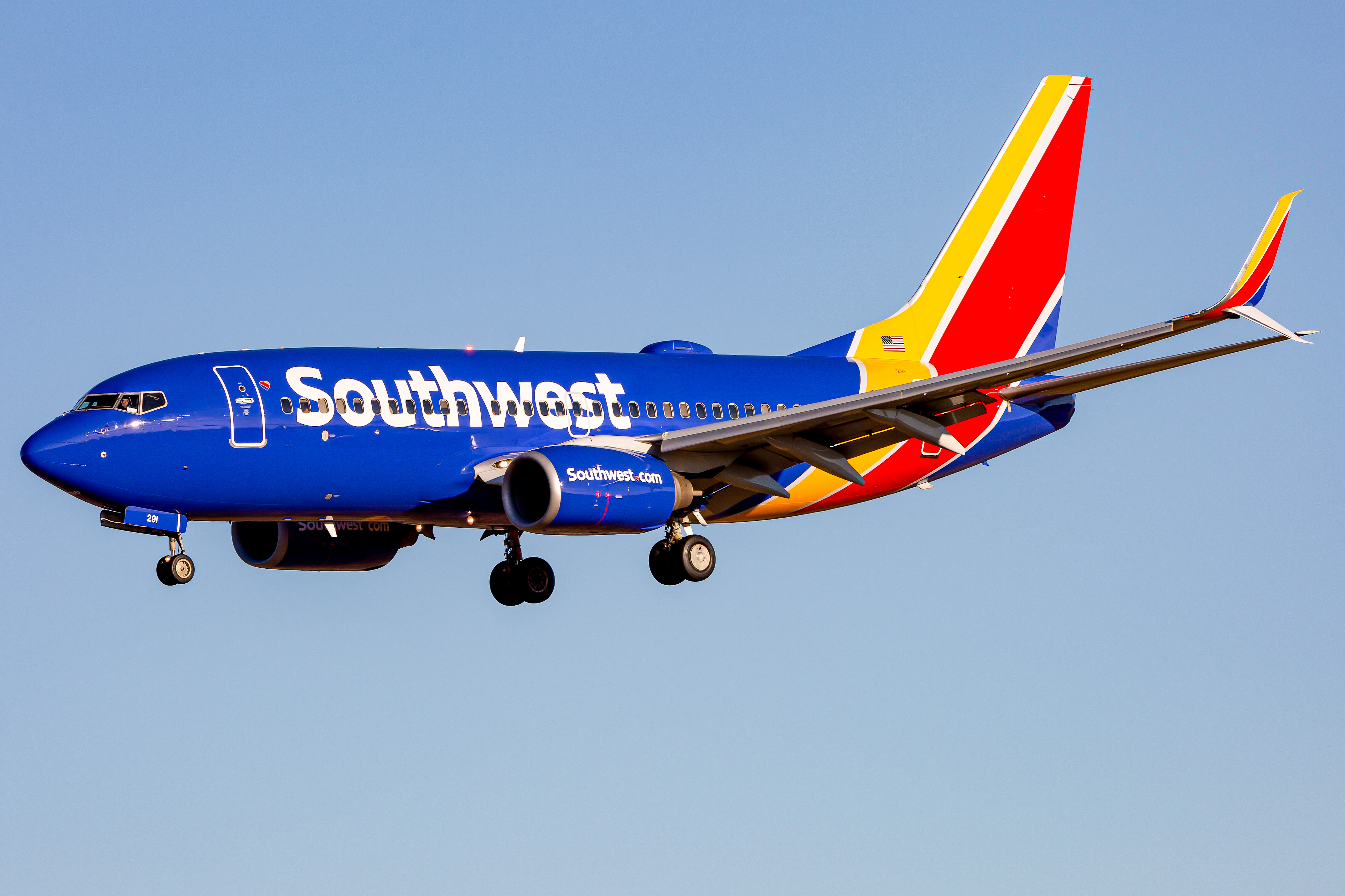 Full size: Southwest Airlines Boeing 737-700 N291WN at Baltimore/Washington International Thurgood Marshall Airport