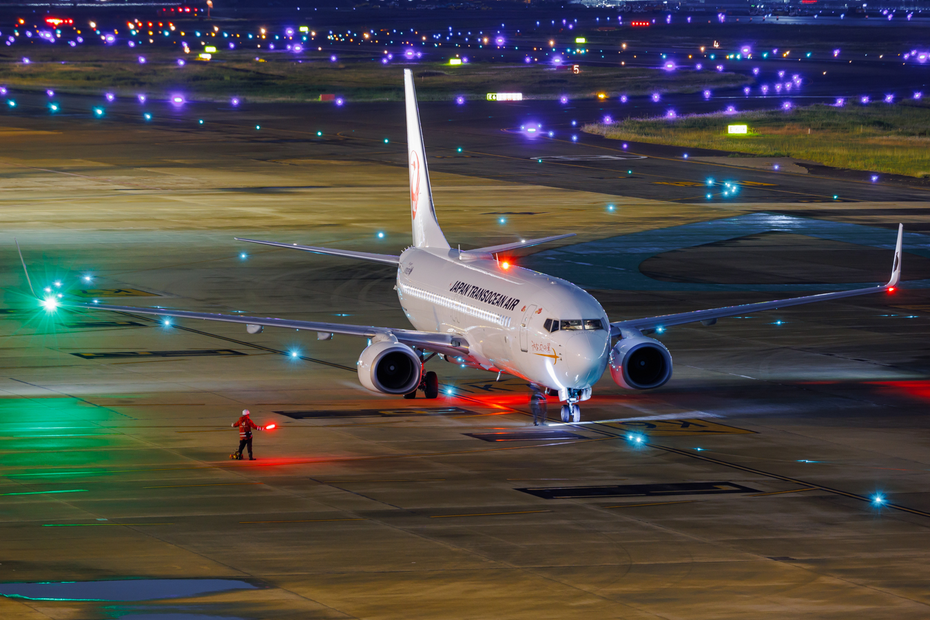 Full size: Japan Transocean Air Boeing 737-800 JA03RK at Fukuoka Airport