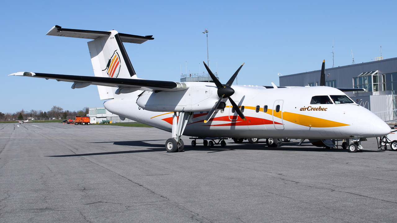 Full size: Air Creecbec De Havilland Dash-8 Q100 C-GXCN at Kingston Norman Rogers Airport