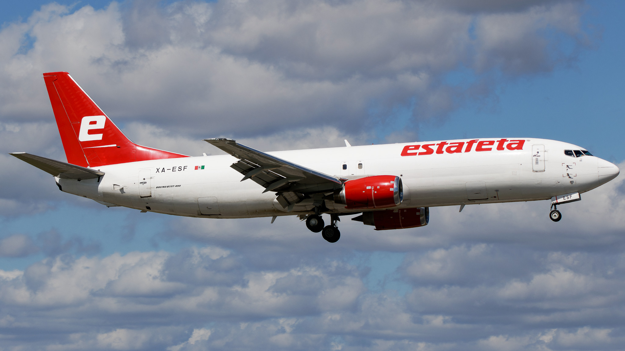 Full size: Estafeta Carga Aerea Boeing 737-400 XA-ESF at Miami International Airport
