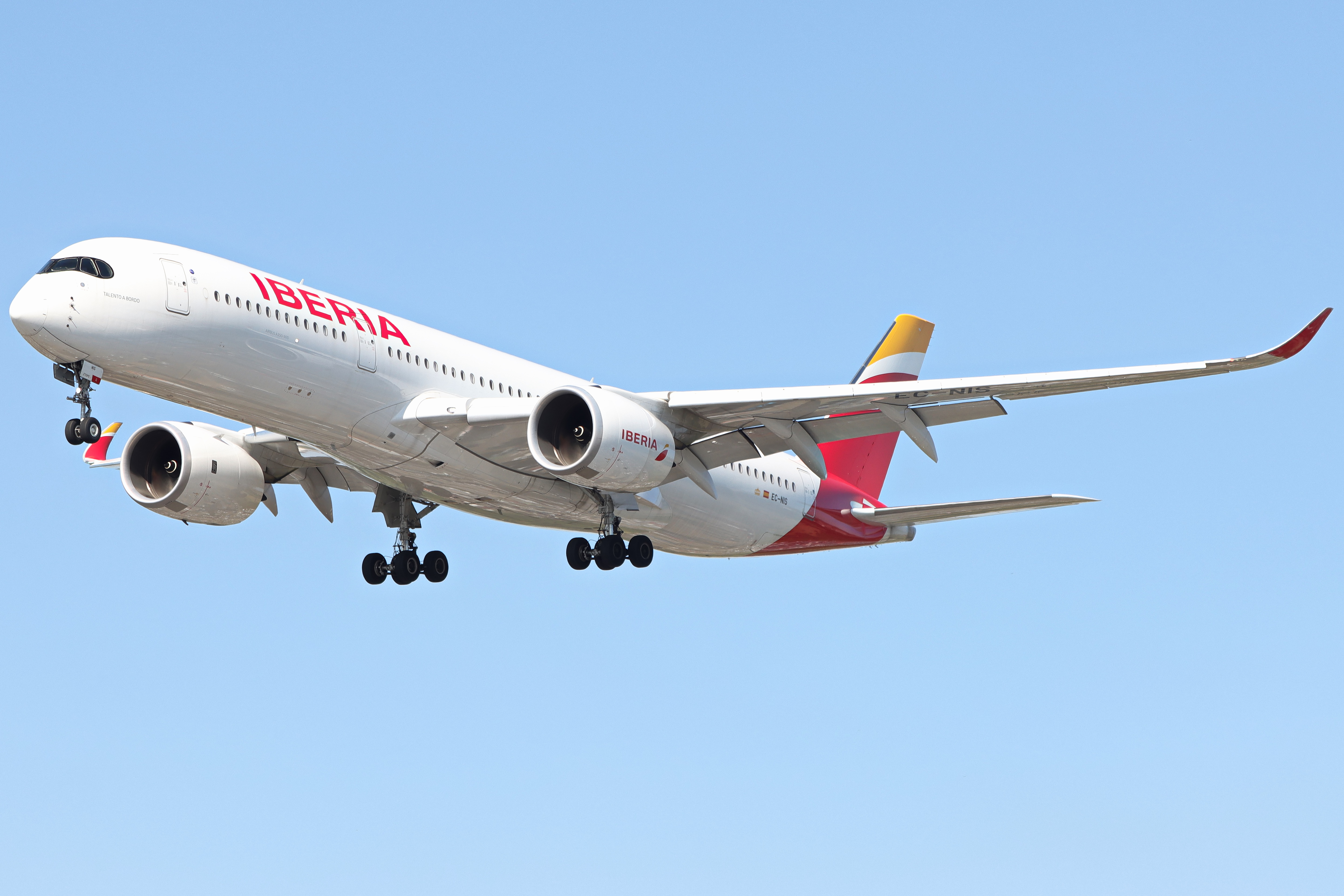 Full size: Iberia Airbus A350-900 EC-NIS  at London Heathrow International Airport
