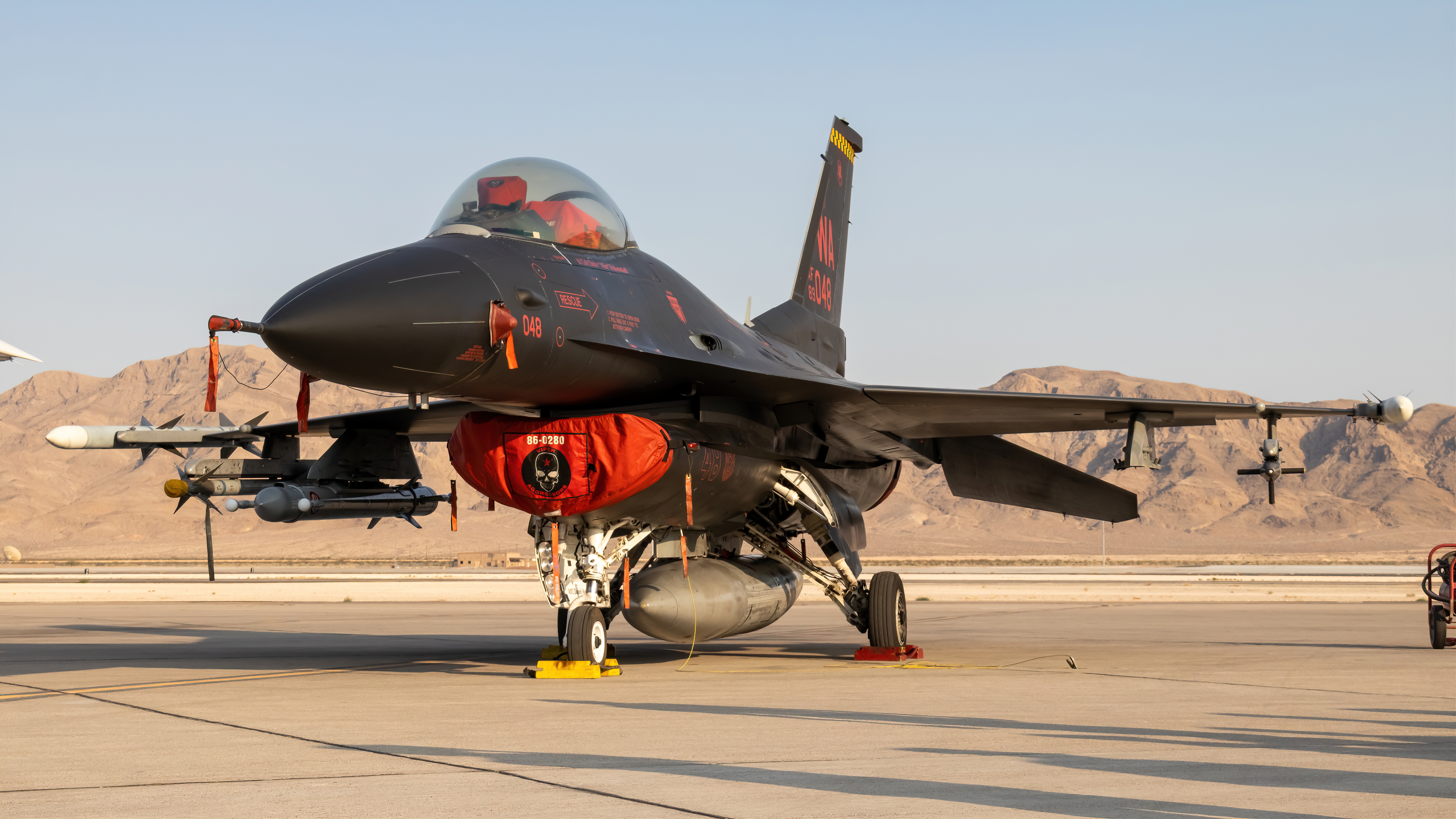 Full size: USAF - United States Air Force General Dynamics F-16 Fighting Falcon 89-2048 at Nellis Air Force Base