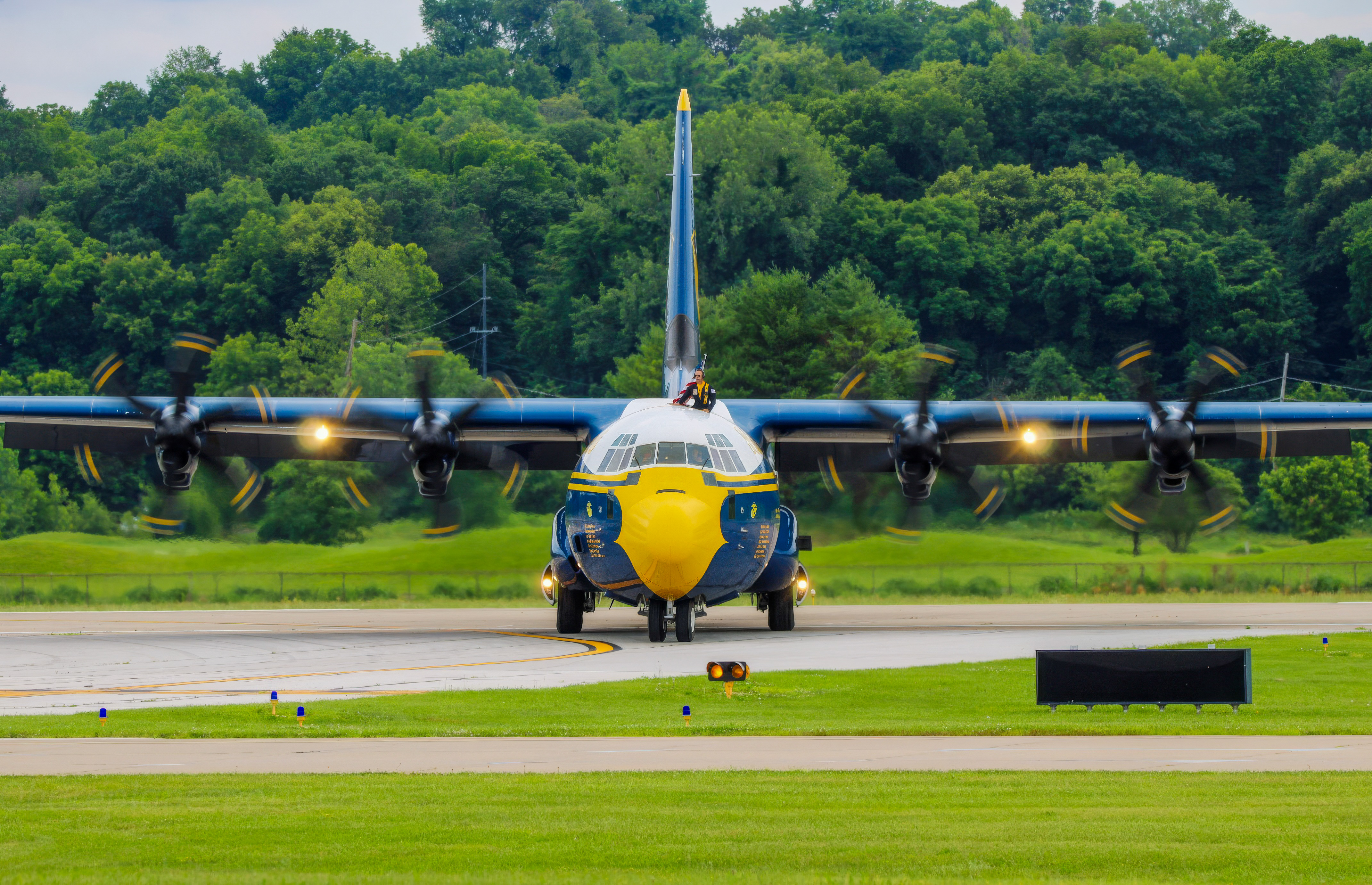 Full size: USMC - United States Marine Corp Lockheed C-130J Hercules 170000 at Spirit of St. Louis Airport