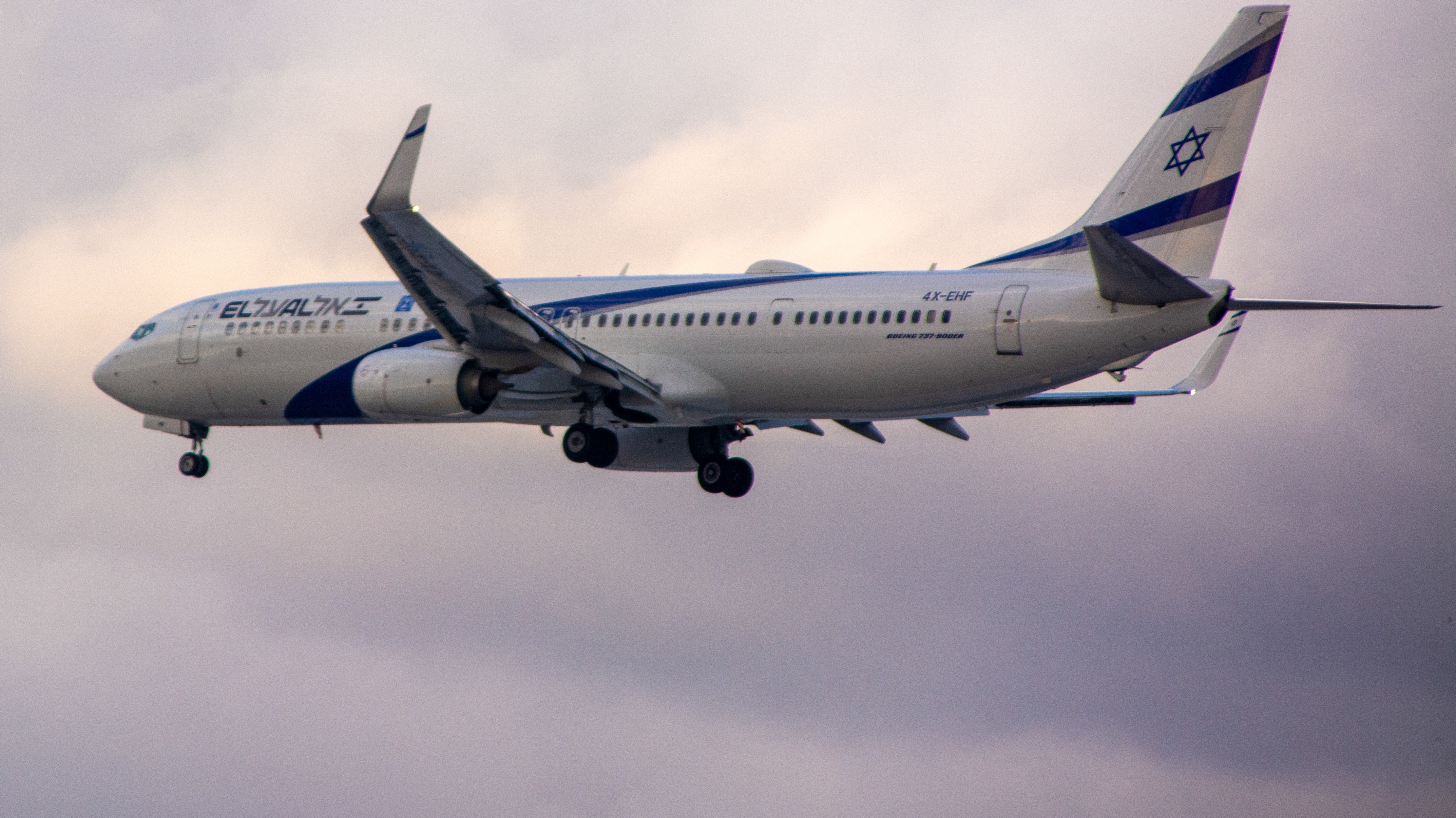 Full size: el al 738 4xehf at Tel Aviv-Ben Gurion Airport