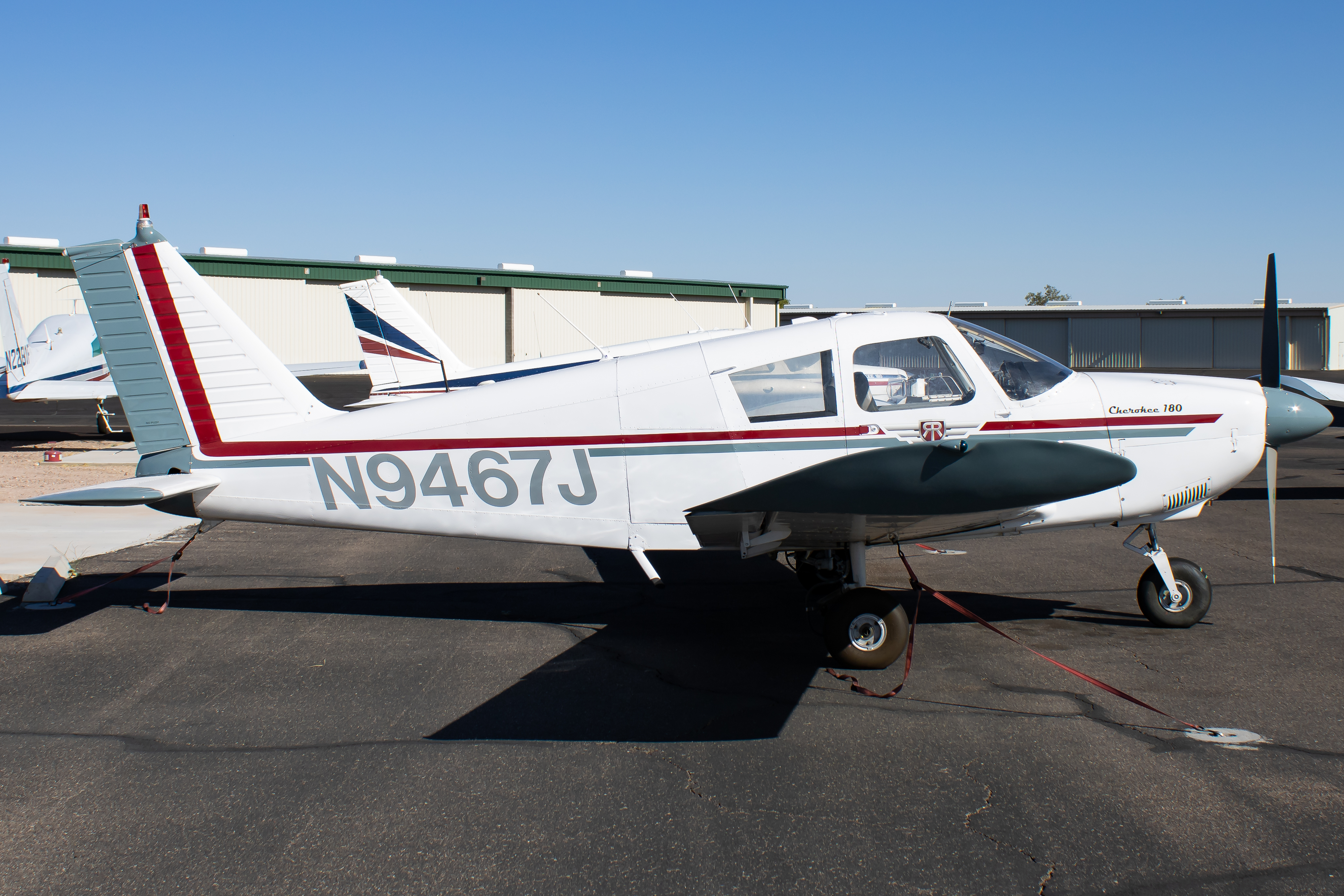 Full size: Red Rock Flight School Piper PA-28-180 N9467J at Falcon Field Airport