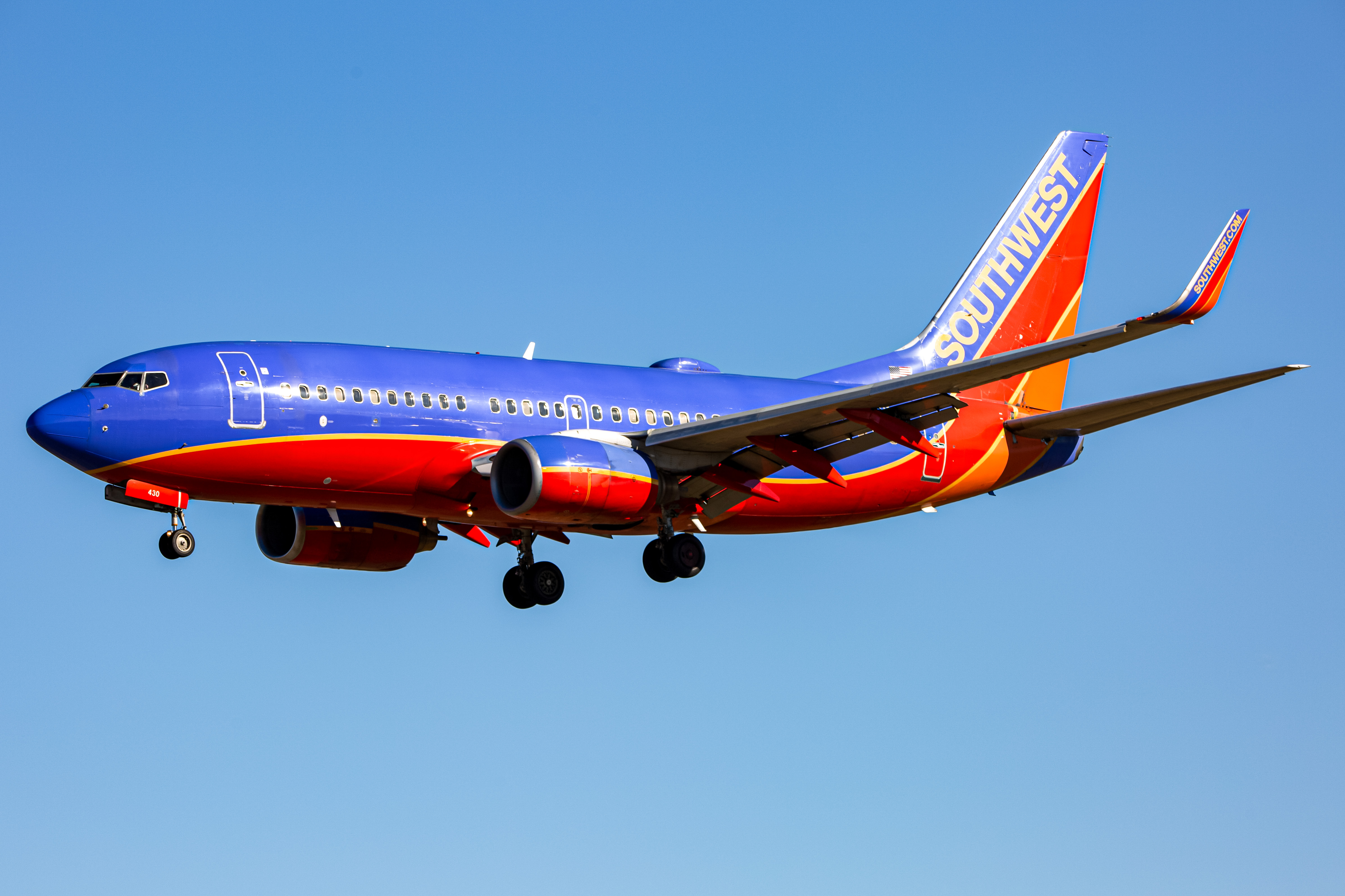 Full size: Southwest Airlines Boeing 737-700 N430WN at Baltimore/Washington International Thurgood Marshall Airport