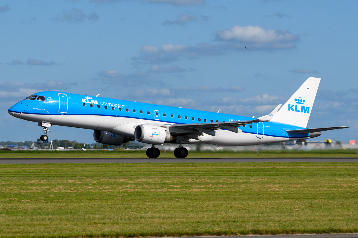 Full size: KLM CityHopper Embraer E190 PH-EZP at Amsterdam Schiphol Airport
