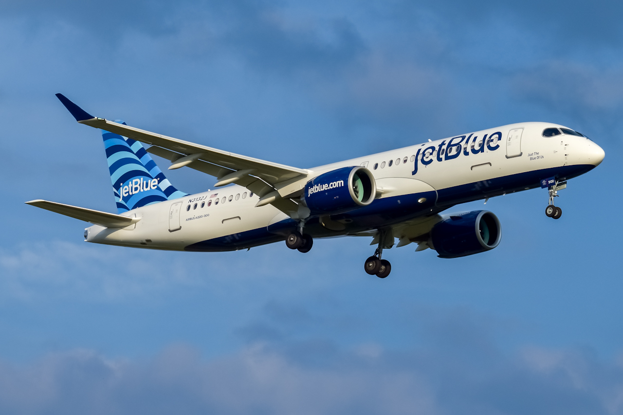 Full size: JetBlue Airways Airbus A220-300 N3132J at Raleigh-Durham International Airport