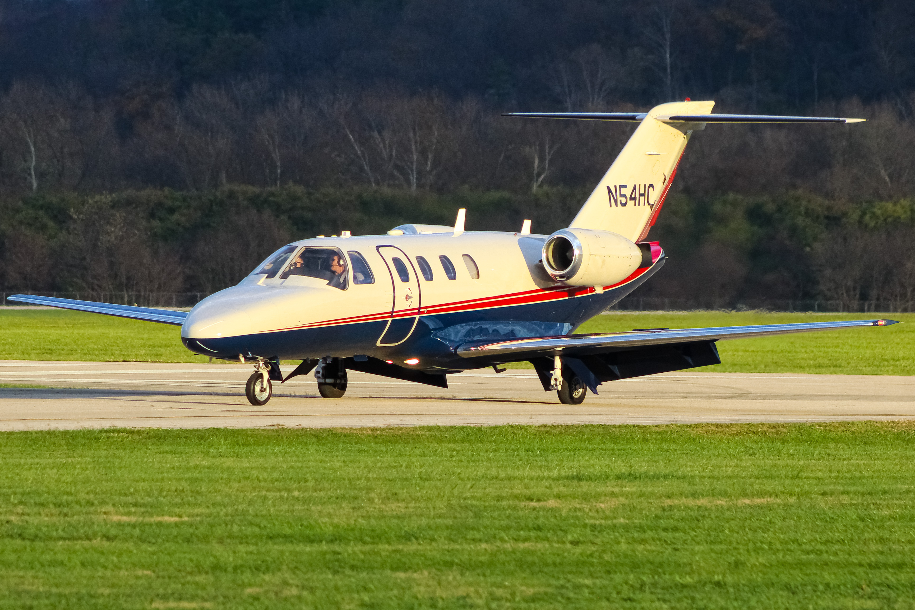 Full size: PRIVATE  Cessna 525 Citation jet CJ1 N54HC at Cincinnati Municipal Airport/Lunken Field