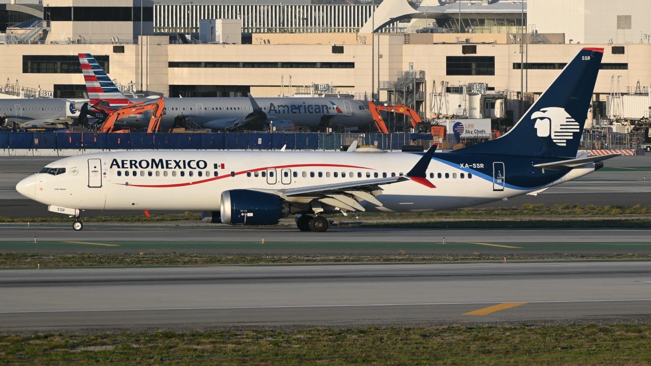 Full size: Aeromexico Boeing 737 MAX 8 XA-SSR at Los Angeles International Airport