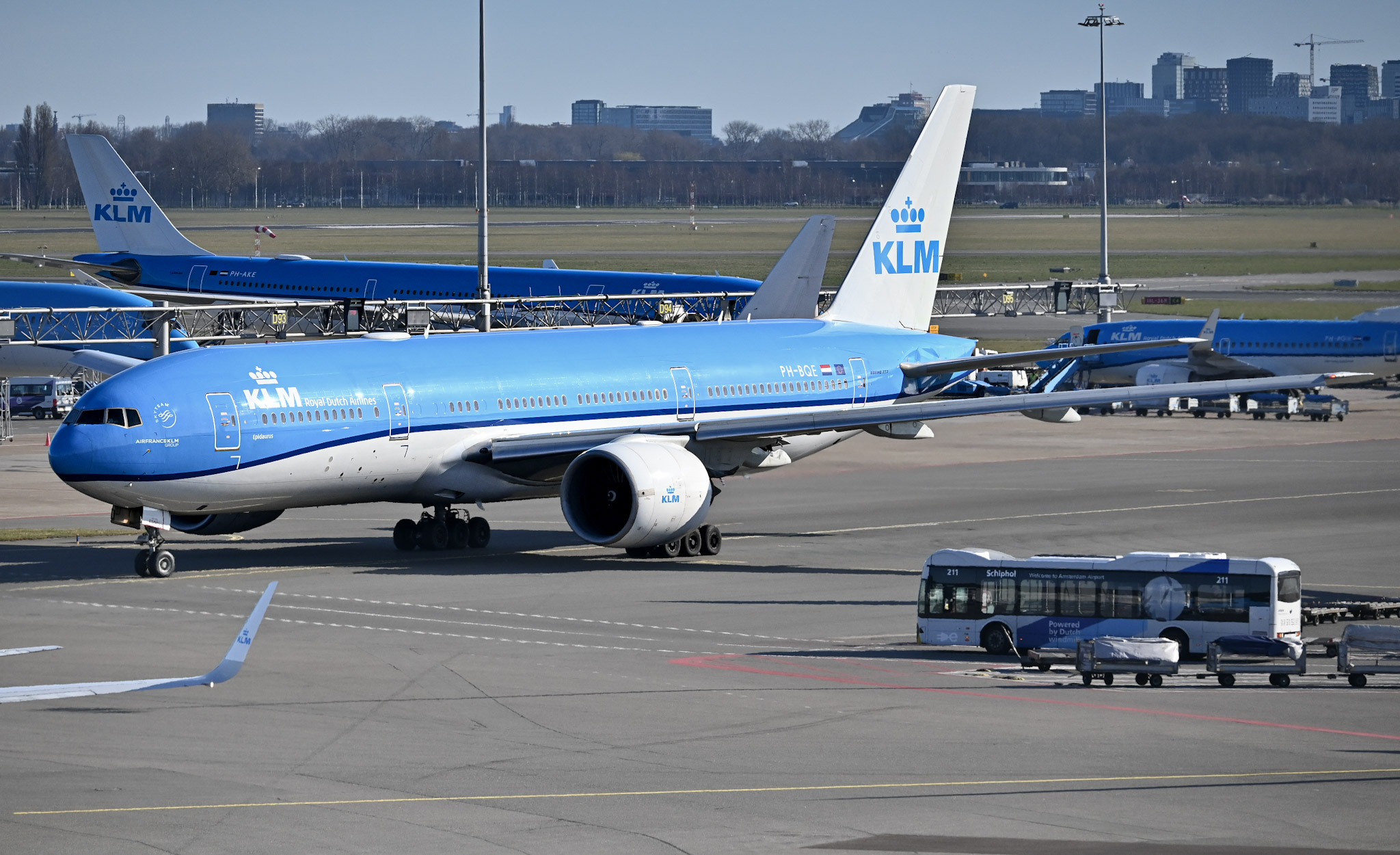 Full size: KLM Boeing 777-200ER PH-BQE at Amsterdam Schiphol Airport