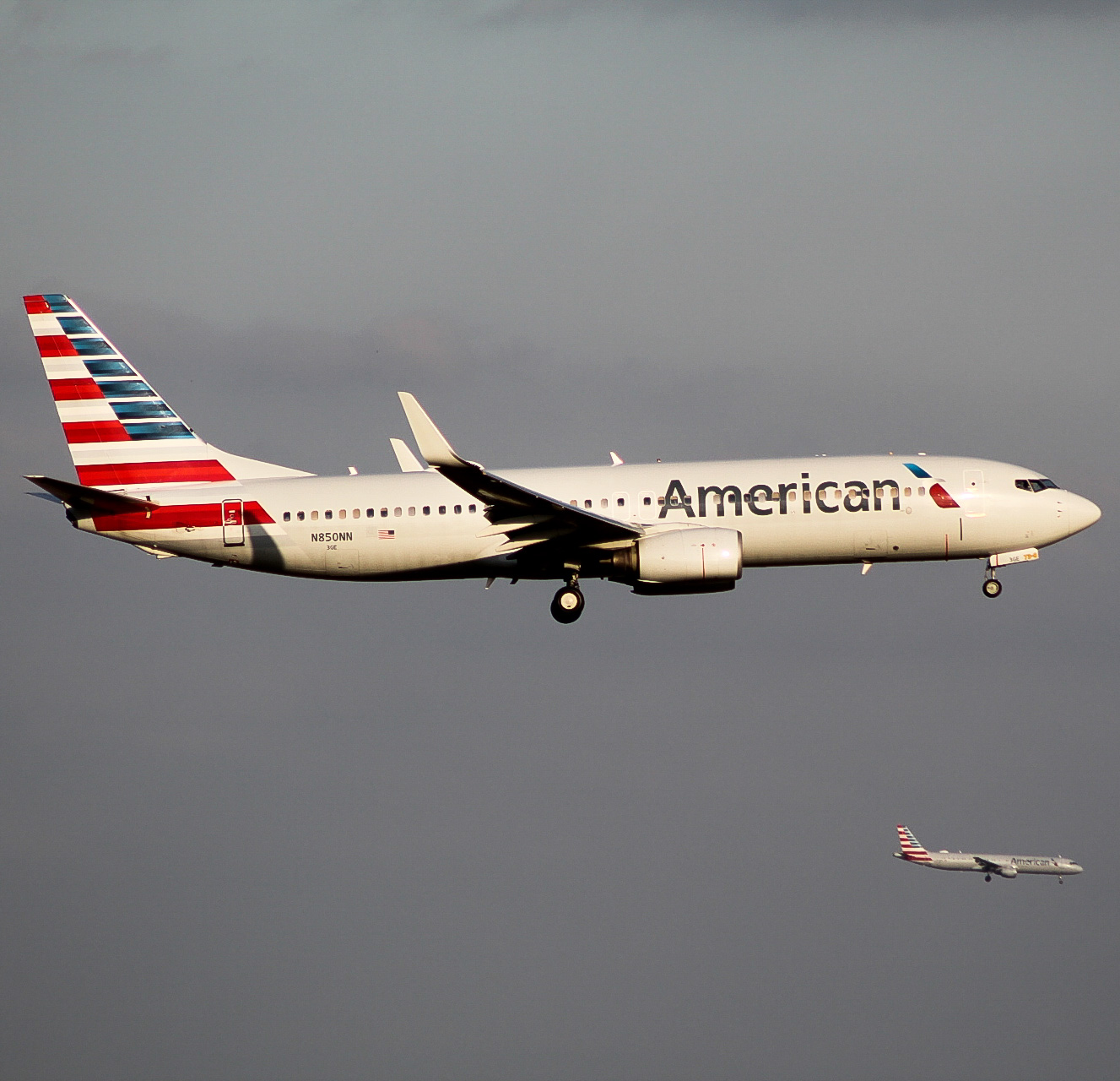 Full size: American Airlines Boeing 737-800 N850NN at Dallas-Fort Worth International Airport
