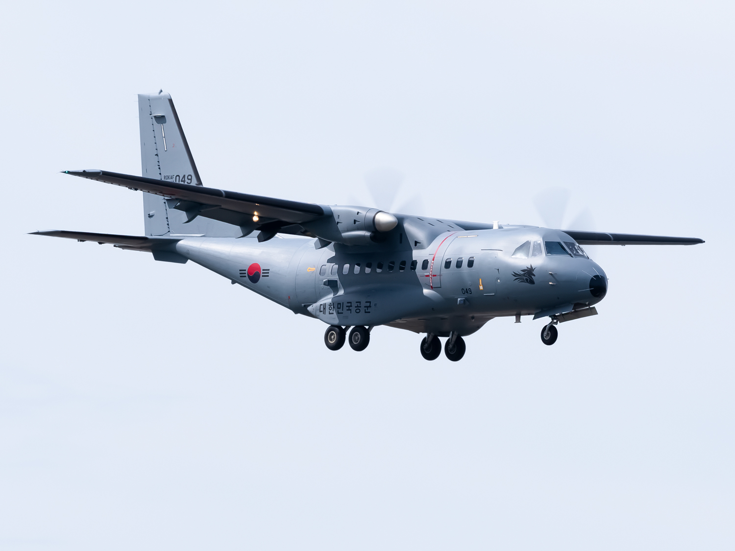 Full size: ROKAF CASA/IPTN CN-235-220M 20-049 at Gimhae International Airport