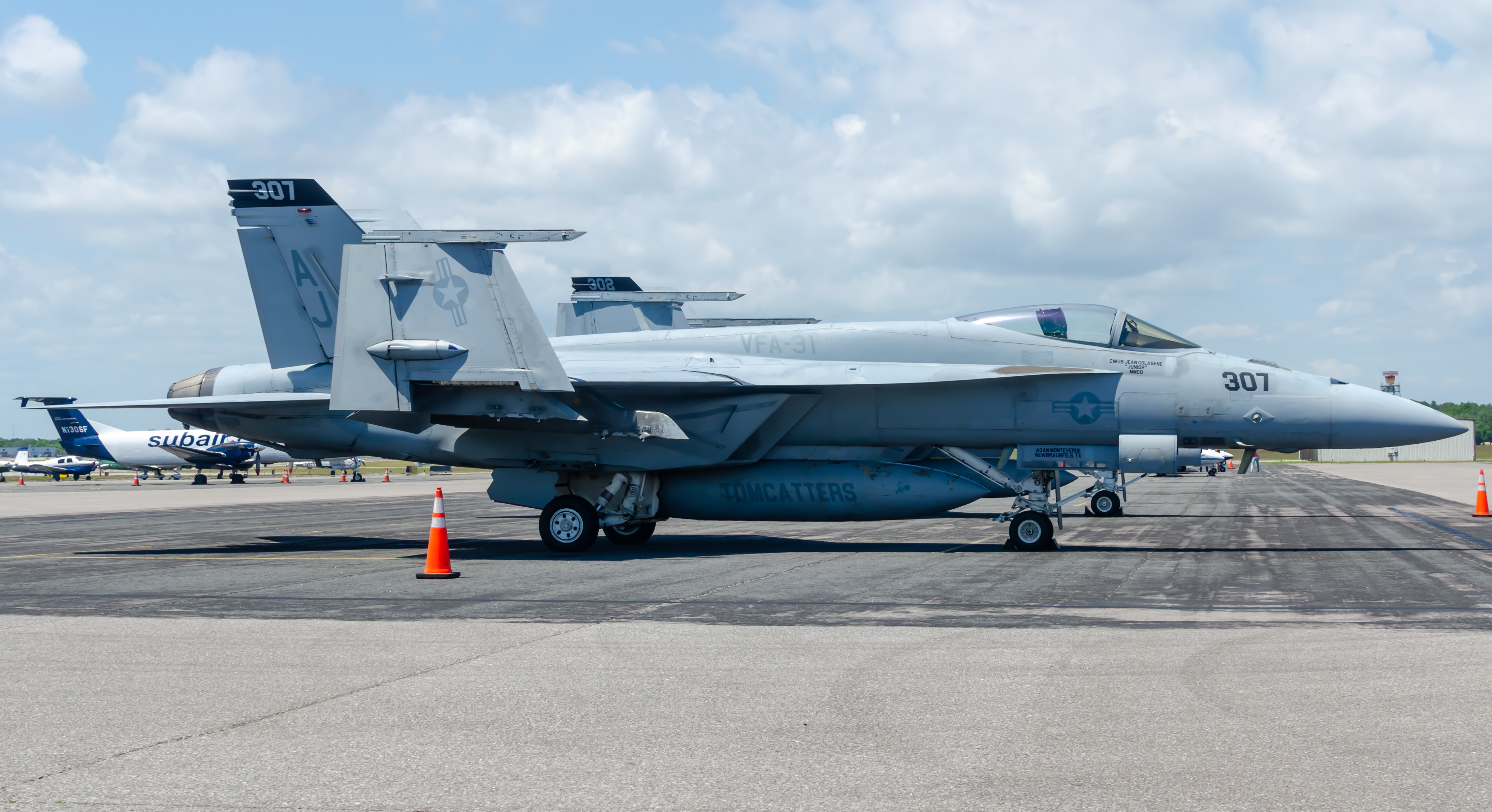 Full size: USN - United States Navy McDonnel Douglas F/A-18 Hornet 166840 at Pensacola International Airport