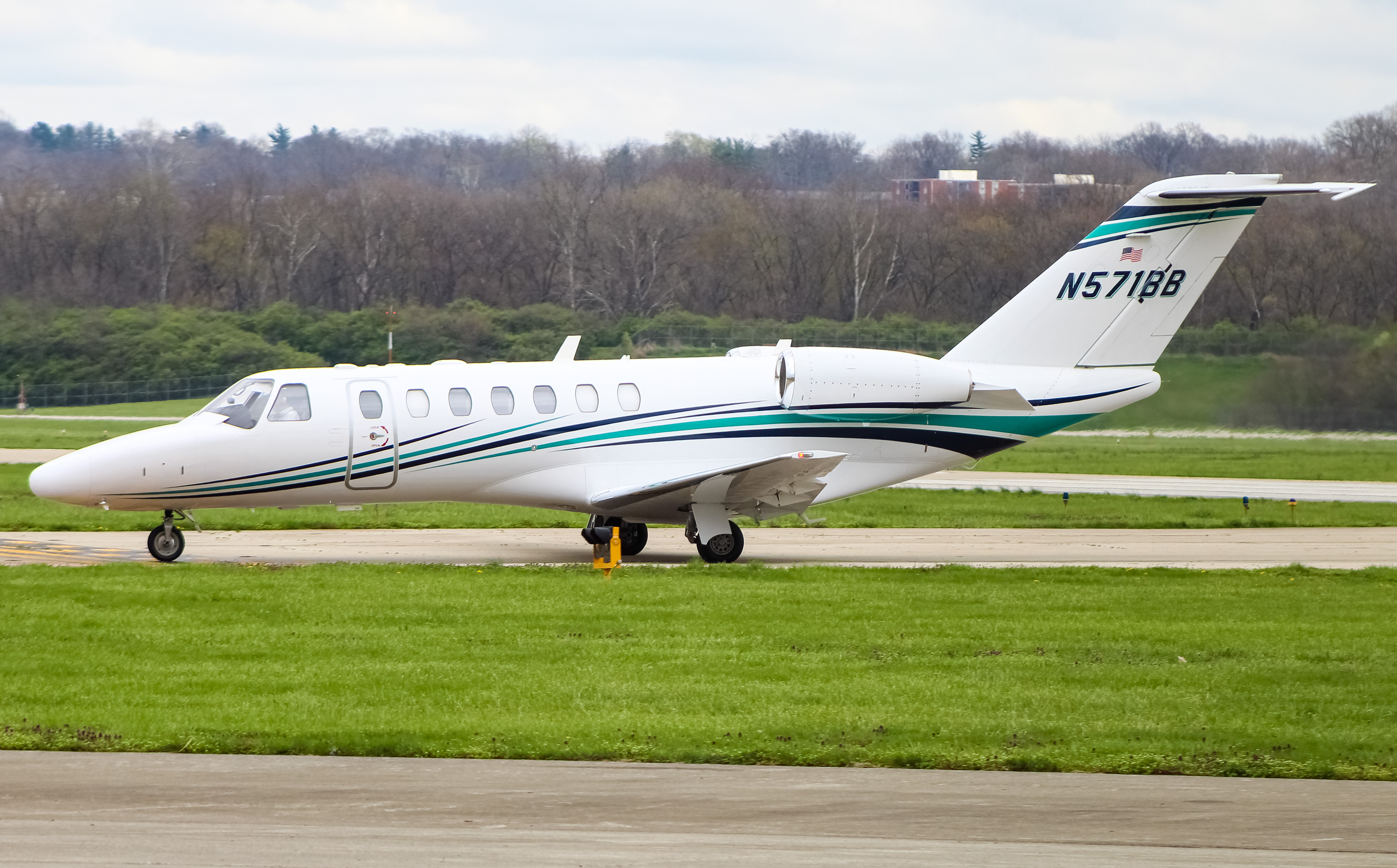 Full size: PRIVATE  Cessna 525B N571BB at Cincinnati Municipal Airport/Lunken Field