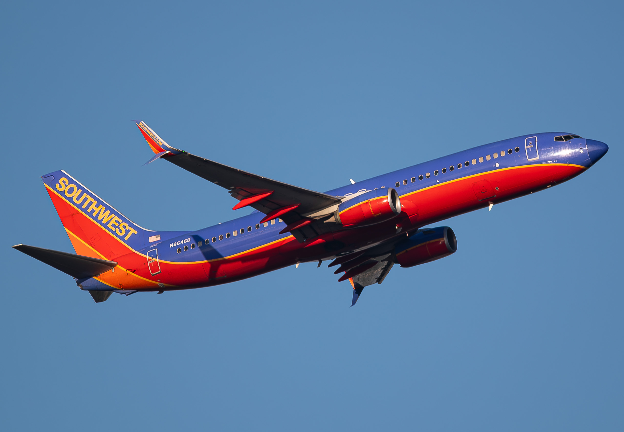 Full size: Southwest Airlines Boeing 737-800 N8646B at Orlando International Airport