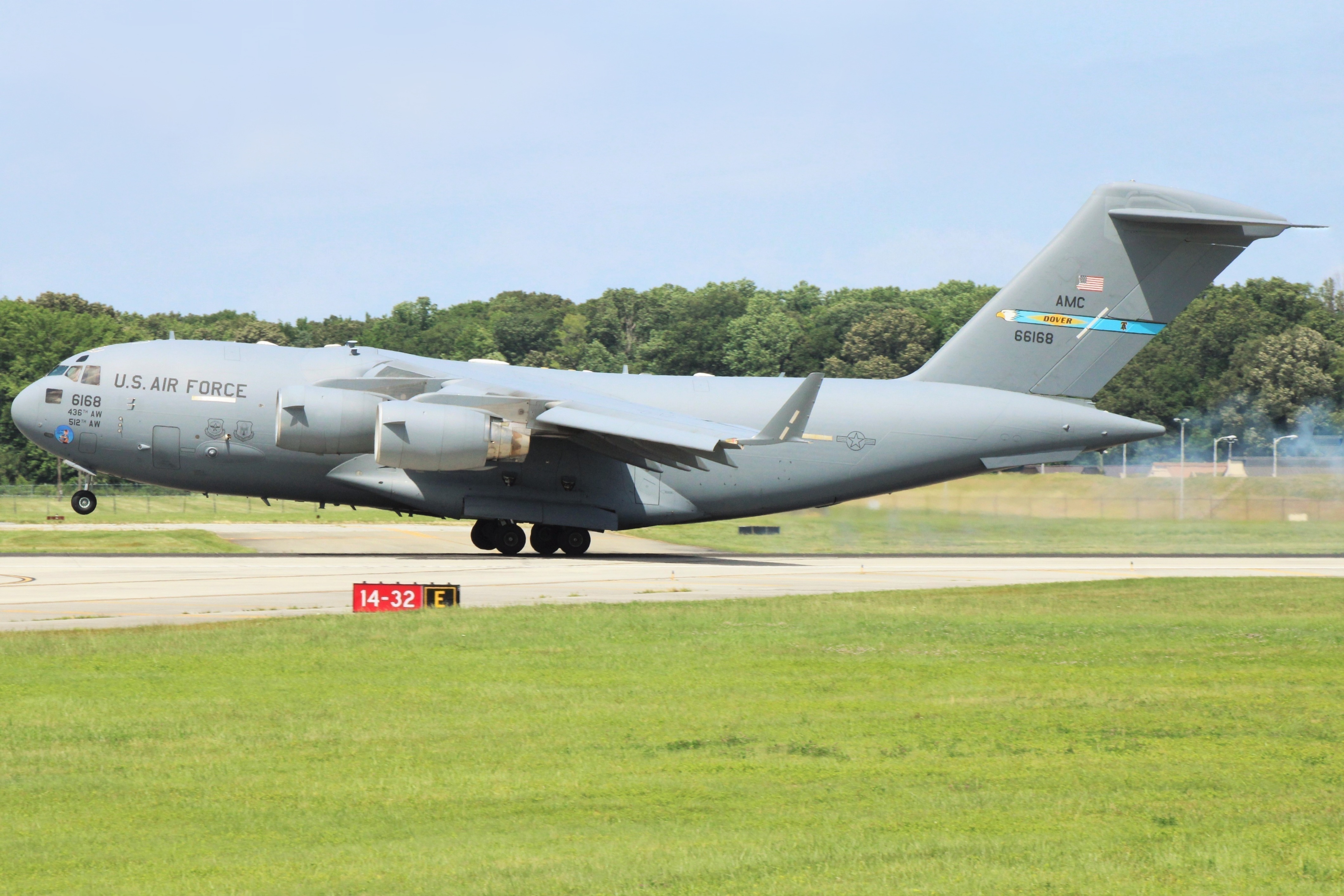 Full size: USAF - United States Air Force Boeing C-17 Globemaster III 06-6168 at Dover Air Force Base