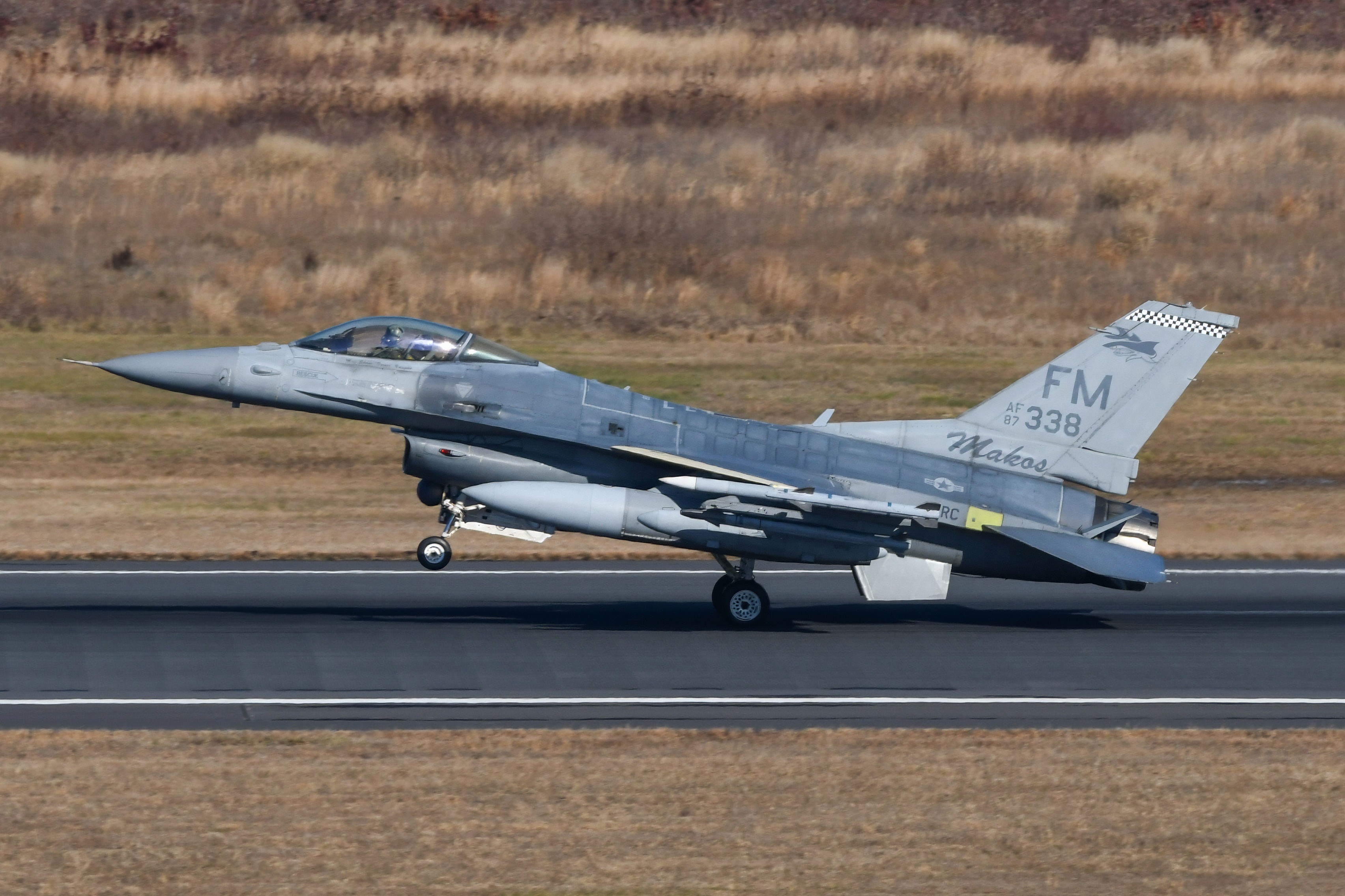 Full size: USAF - United States Air Force General Dynamics F-16 Fighting Falcon 87-0338 at Atlantic City International Airport
