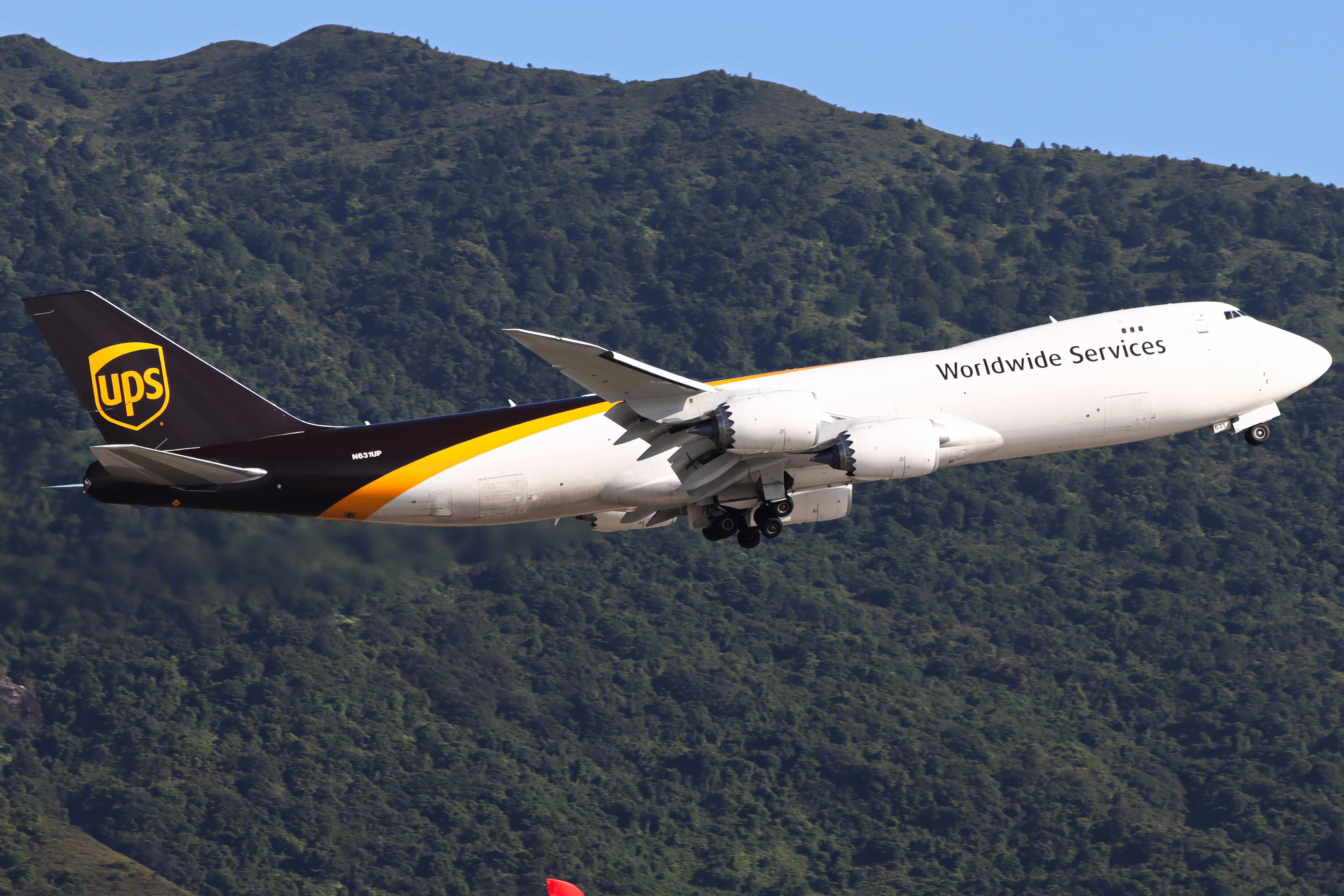 Full size: United Parcel Service Boeing 747-8F N631UP at Hong Kong International Airport