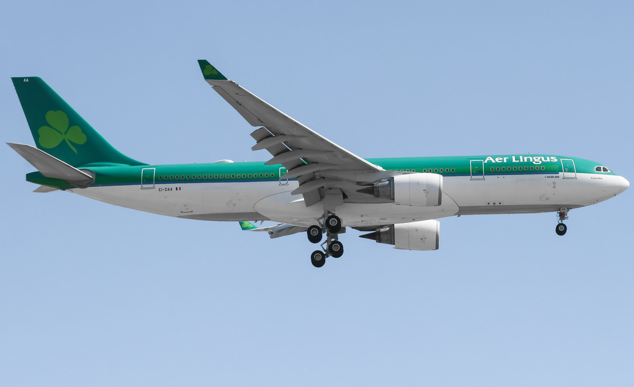 Full size: Aer Lingus Airbus A330-200 EI-DAA at Lester B Pearson International Airport