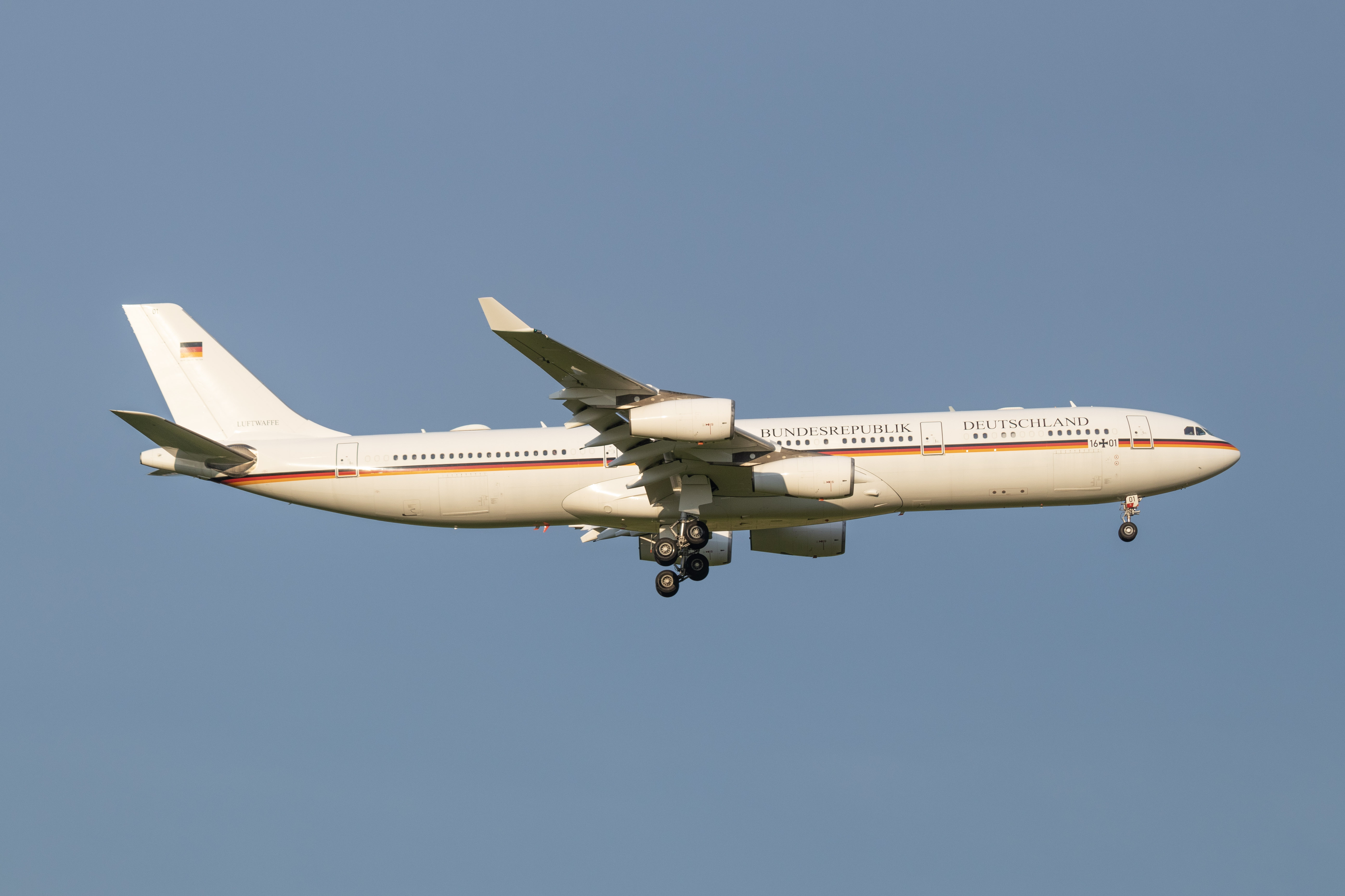 Full size: Luftwaffe  Airbus A340-300 16+01 at Washington Dulles International Airport