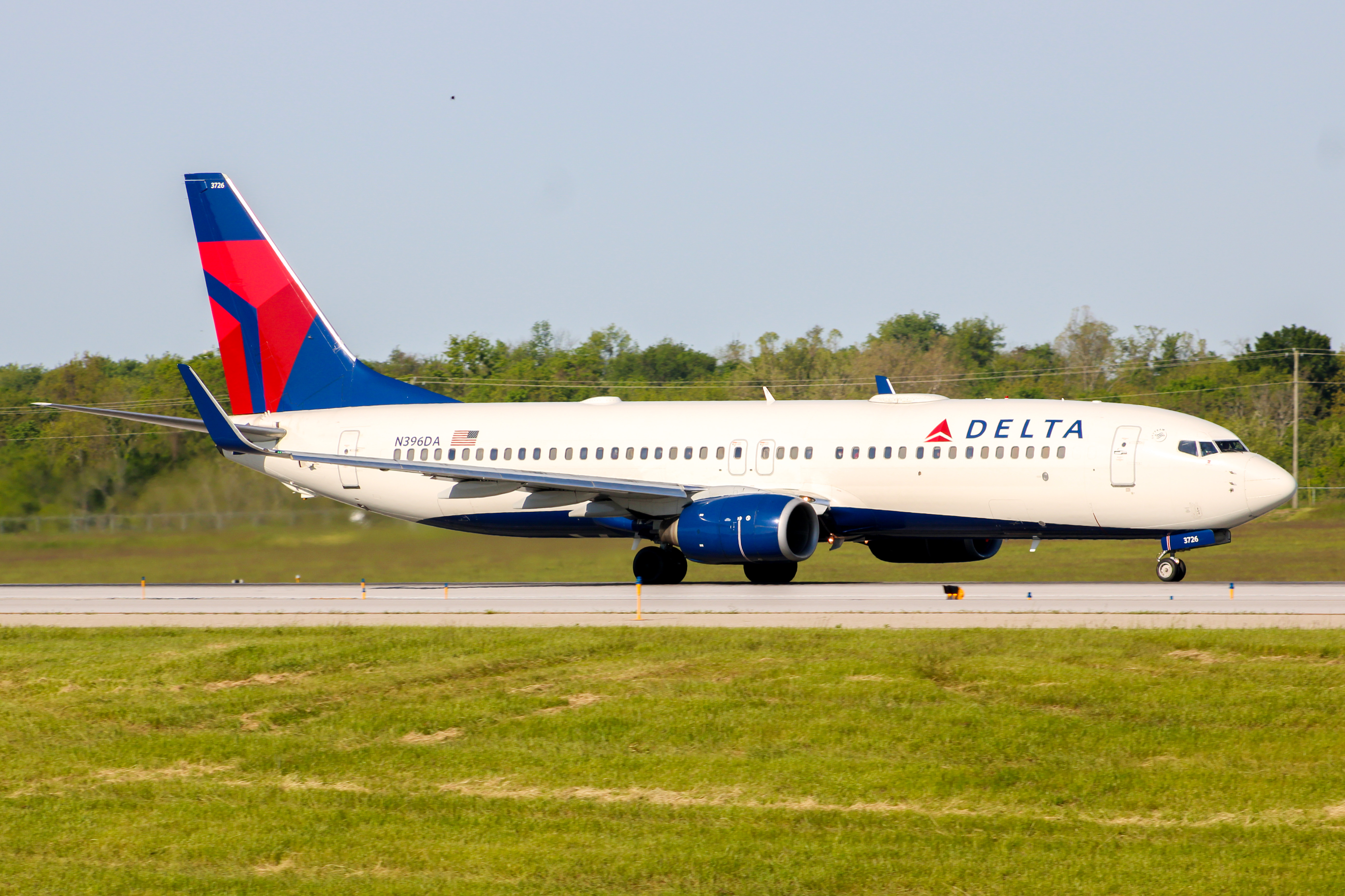 Full size: Delta Airlines Boeing 737-800 N396DA at Cincinnati/Northern Kentucky International Airport