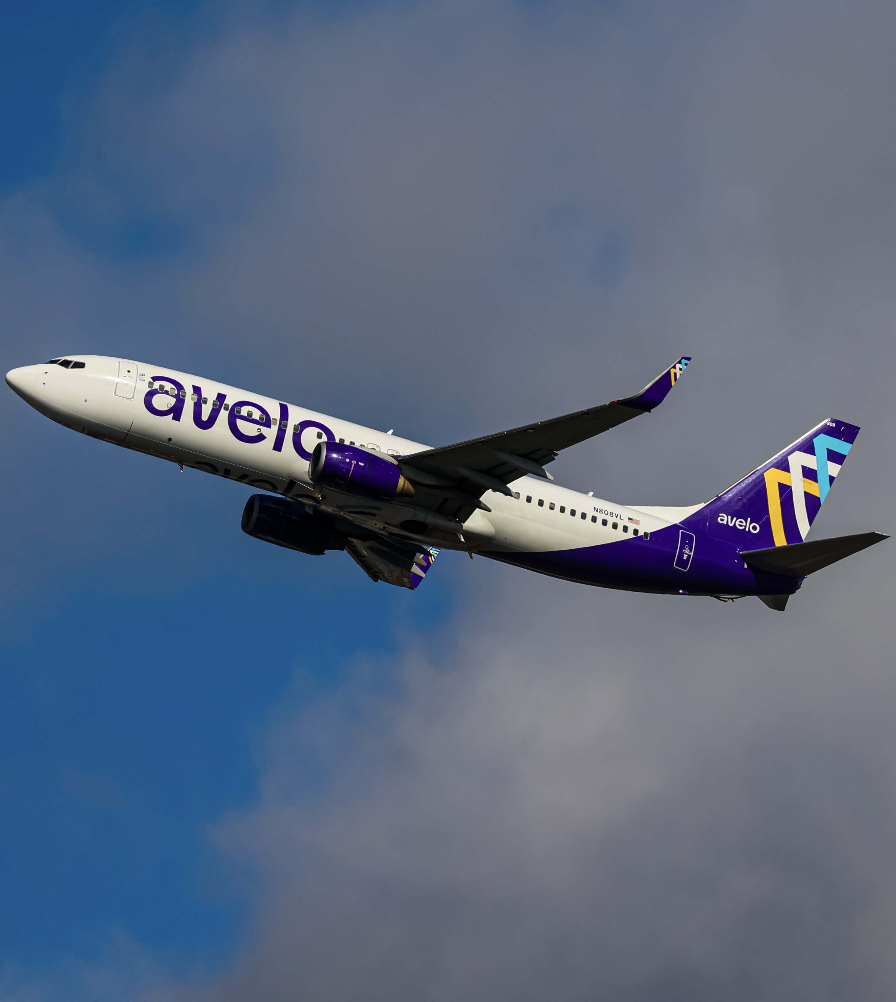 Full size: Avelo Airlines Boeing 737-800 N808VL at San Diego International Airport