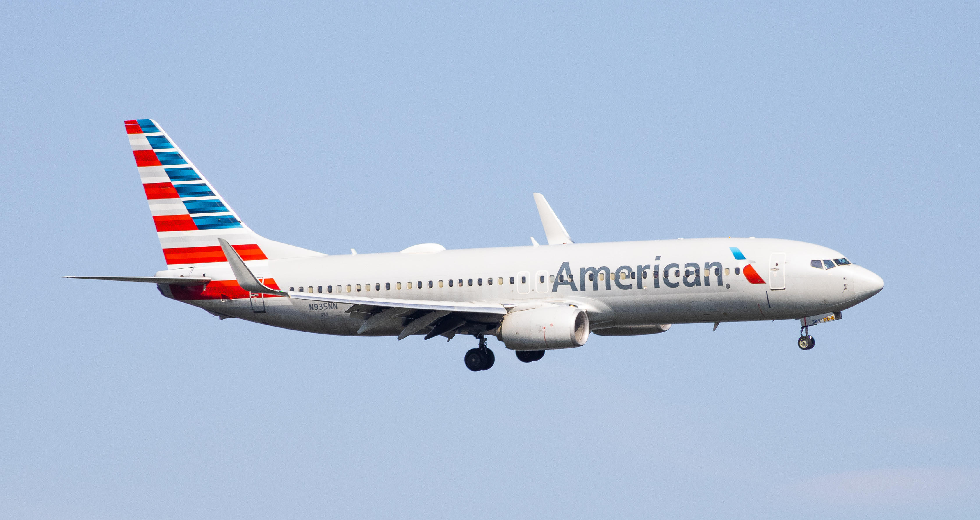 Full size: American Airlines Boeing 737-800 N935NN at Ronald Reagan National Airport