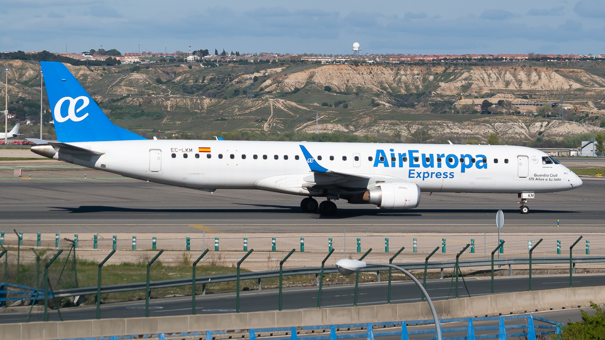 Full size: Air Europa Express Embraer E195 EC-LKM at Madrid Barajas Airport