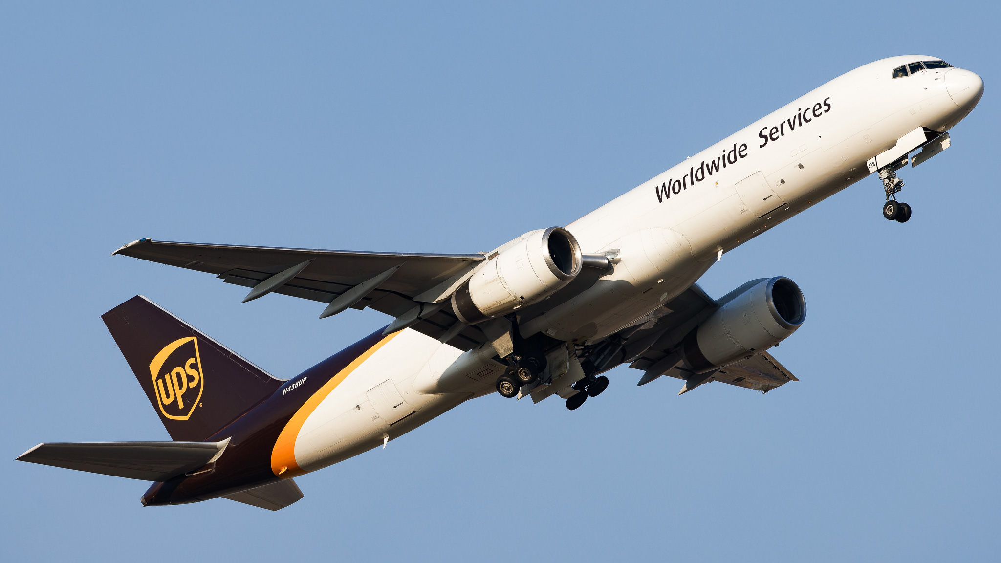 Full size: United Parcel Service Boeing 757-200 N438UP at Tampa International Airport