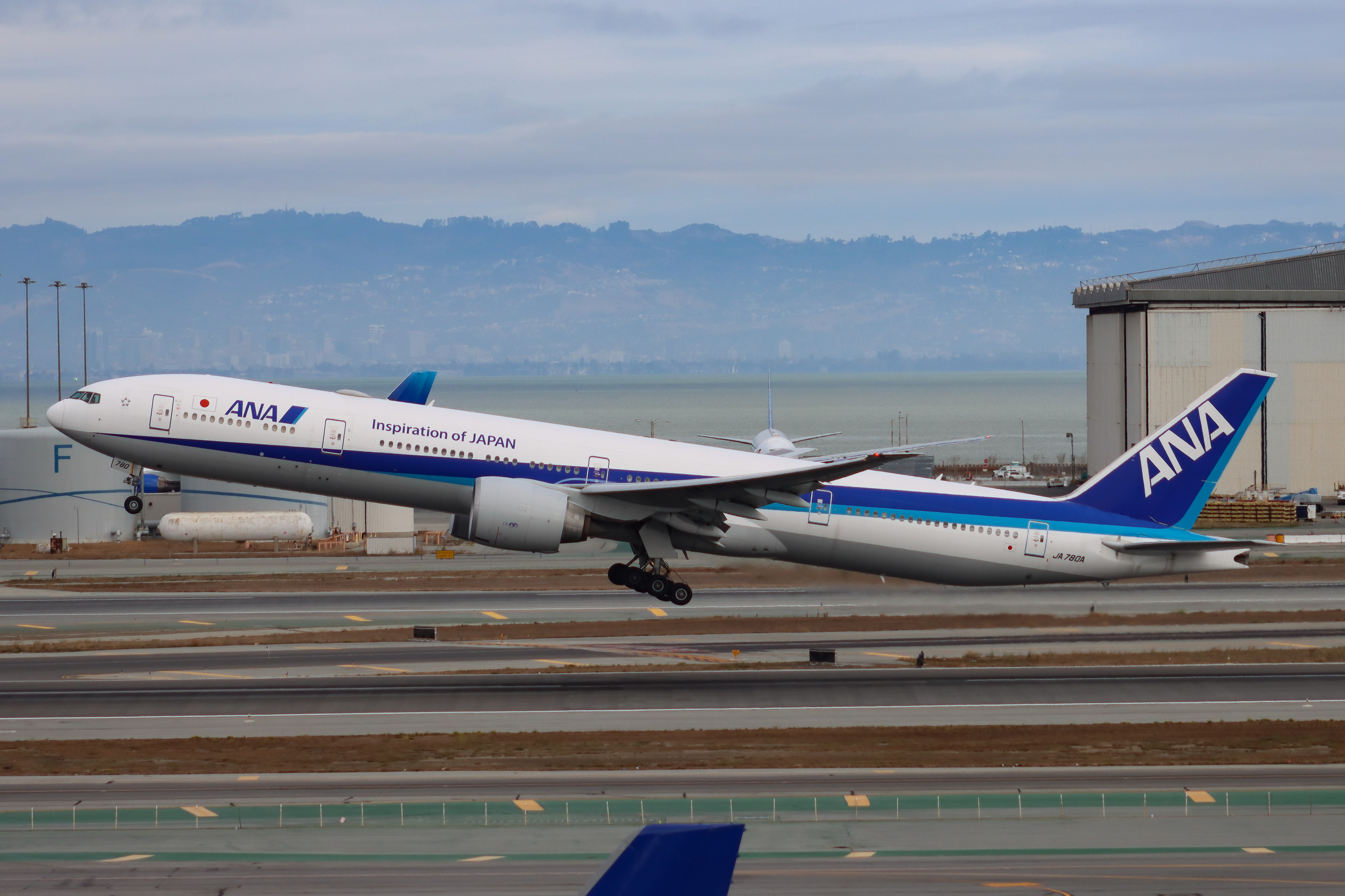 Full size: All Nippon Airways Boeing 777-300ER JA780A at San Francisco International Airport