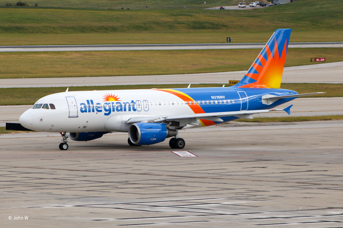 Full size: Allegiant Air Airbus A319 N316NV at Cincinnati/Northern Kentucky International Airport