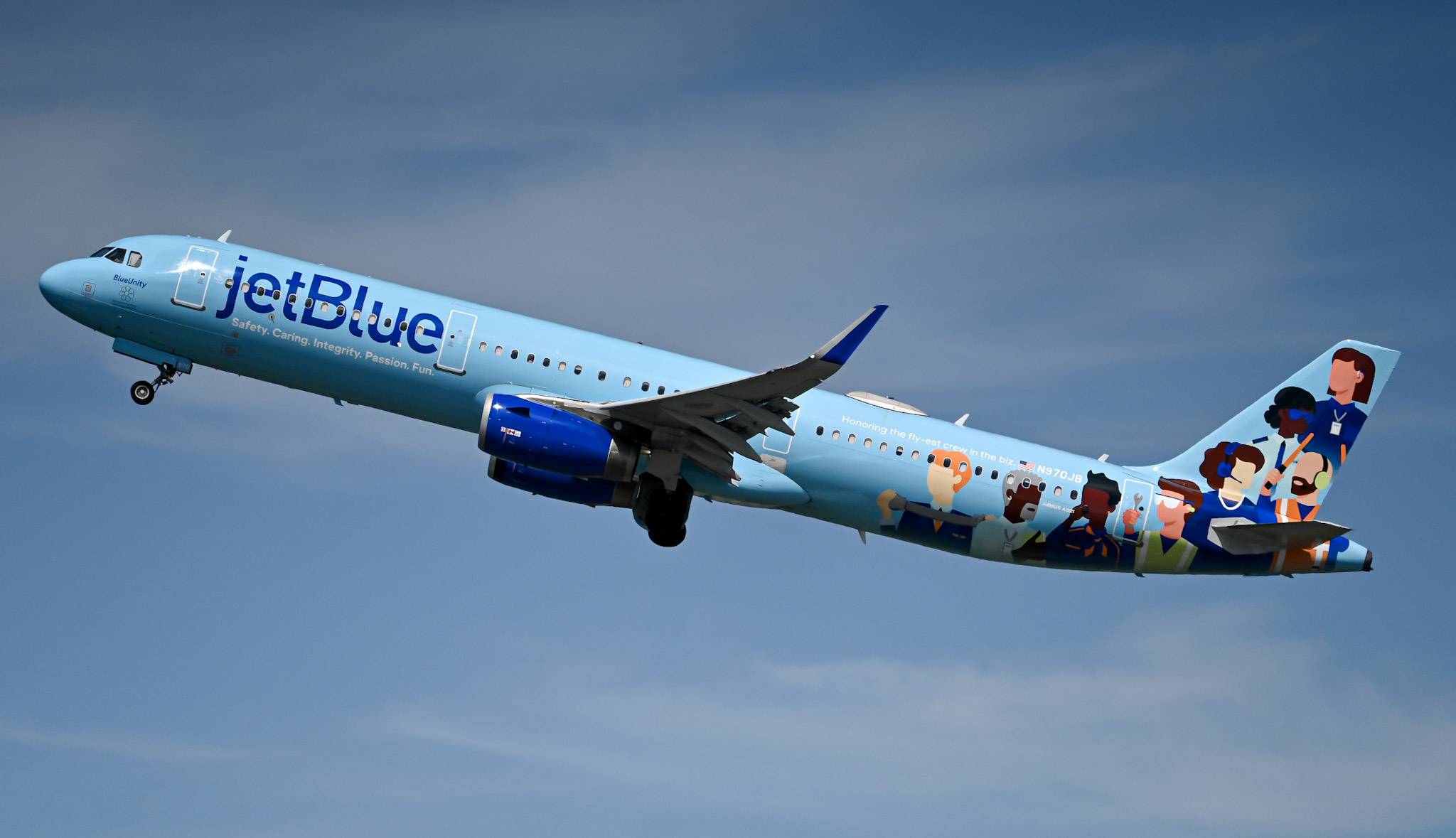 Full size: JetBlue Airways Airbus A321-200 N907JB at General Edward Lawrence Logan International Airport