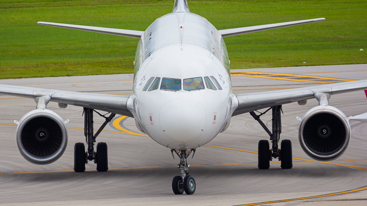 Full size: Air Canada Airbus A321-200 C-GITU at Fort Lauderdale/Hollywood International Airport