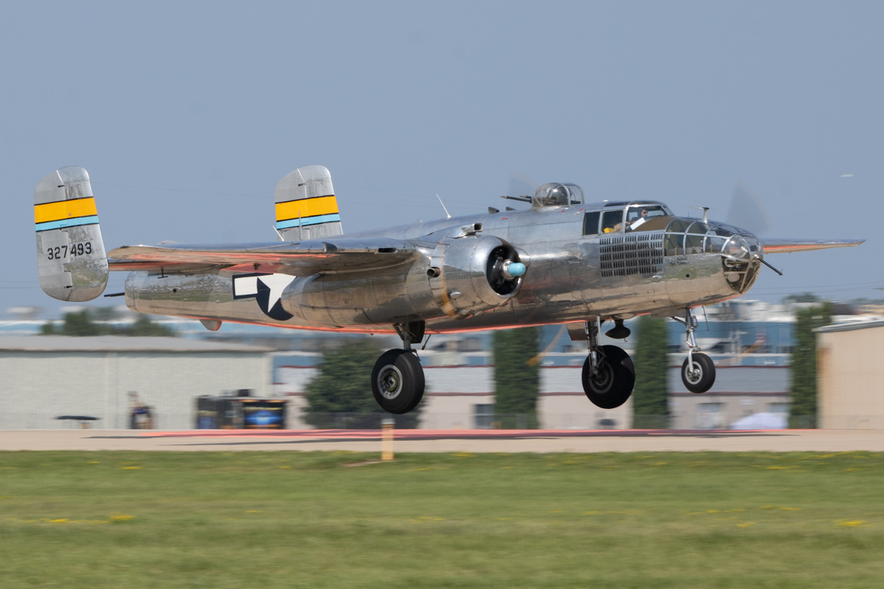 Full size: Commemorative Air Force  North American B-25 Mitchell N27493 at Wittman Regional Airport
