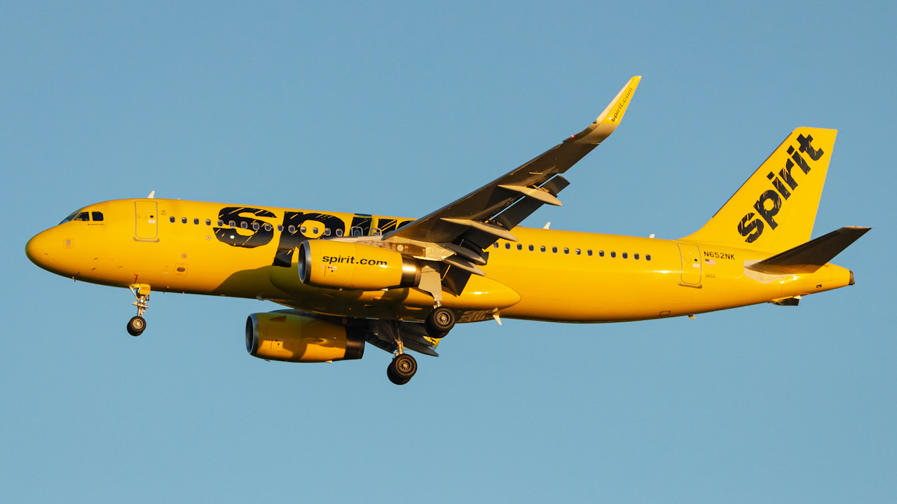 Full size: Spirit Airlines Airbus A320 N652NK at Tampa International Airport