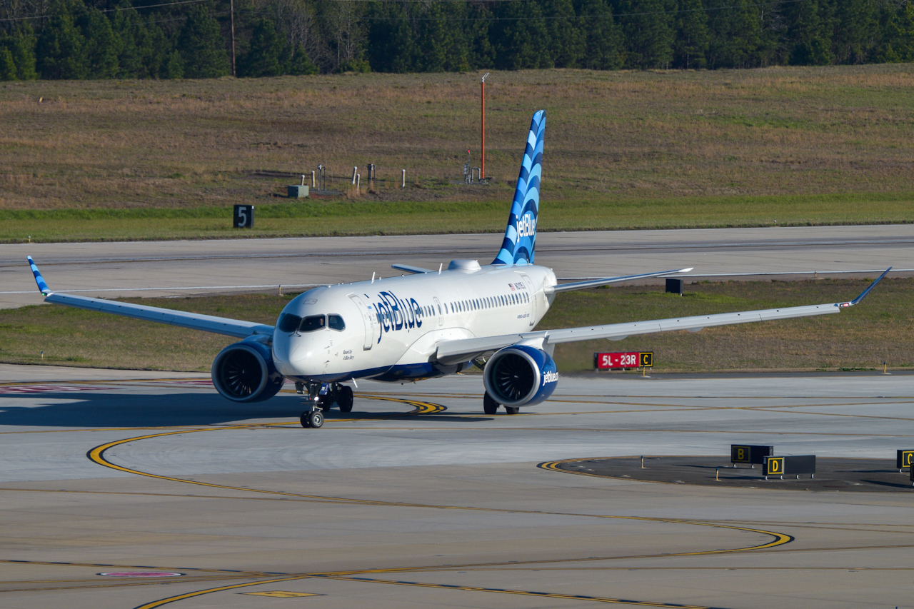 Full size: JetBlue Airways Airbus A220-300 N3115J at Raleigh-Durham International Airport
