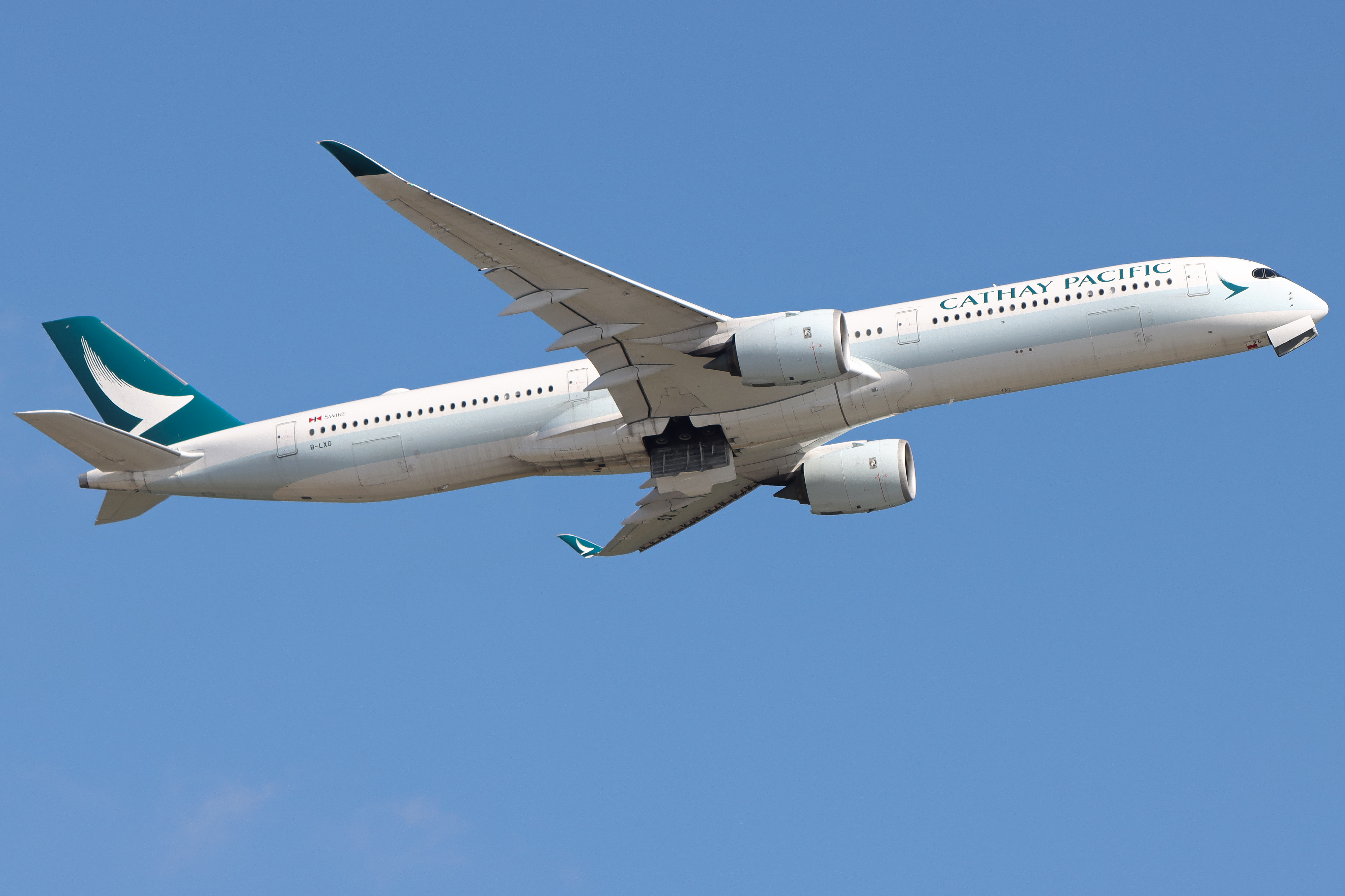 Full size: Cathay Pacific Airbus A350-1000 B-LXG at Hong Kong International Airport