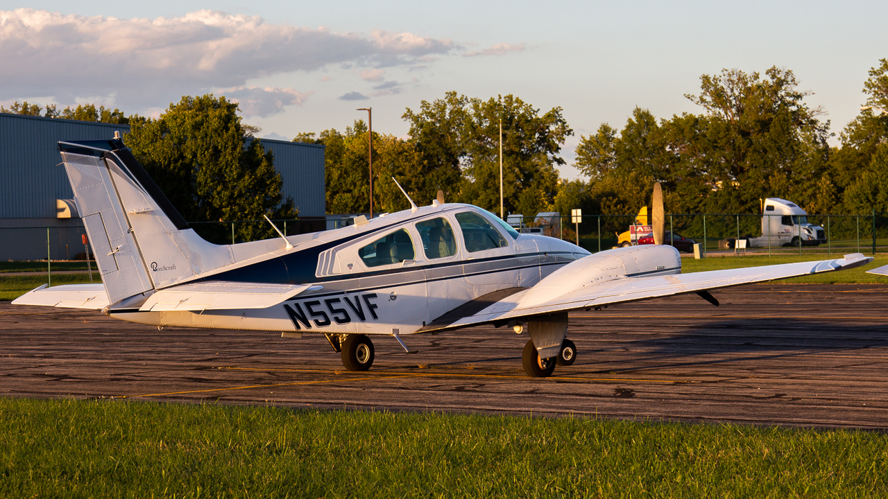 Full size: PRIVATE Beechcraft 55 Baron N55VF at Delaware Municipal Airport