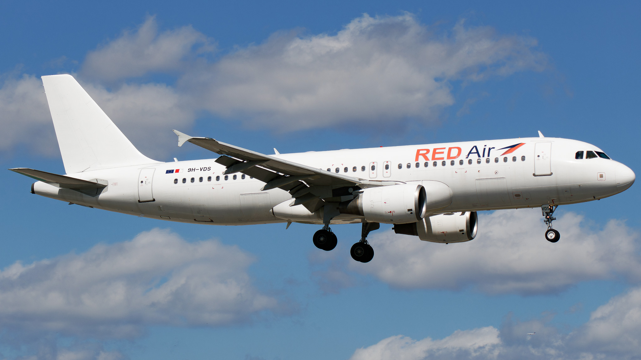Full size: Red Air (Galistair Malta) Airbus A320 9H-VDS at Miami International Airport