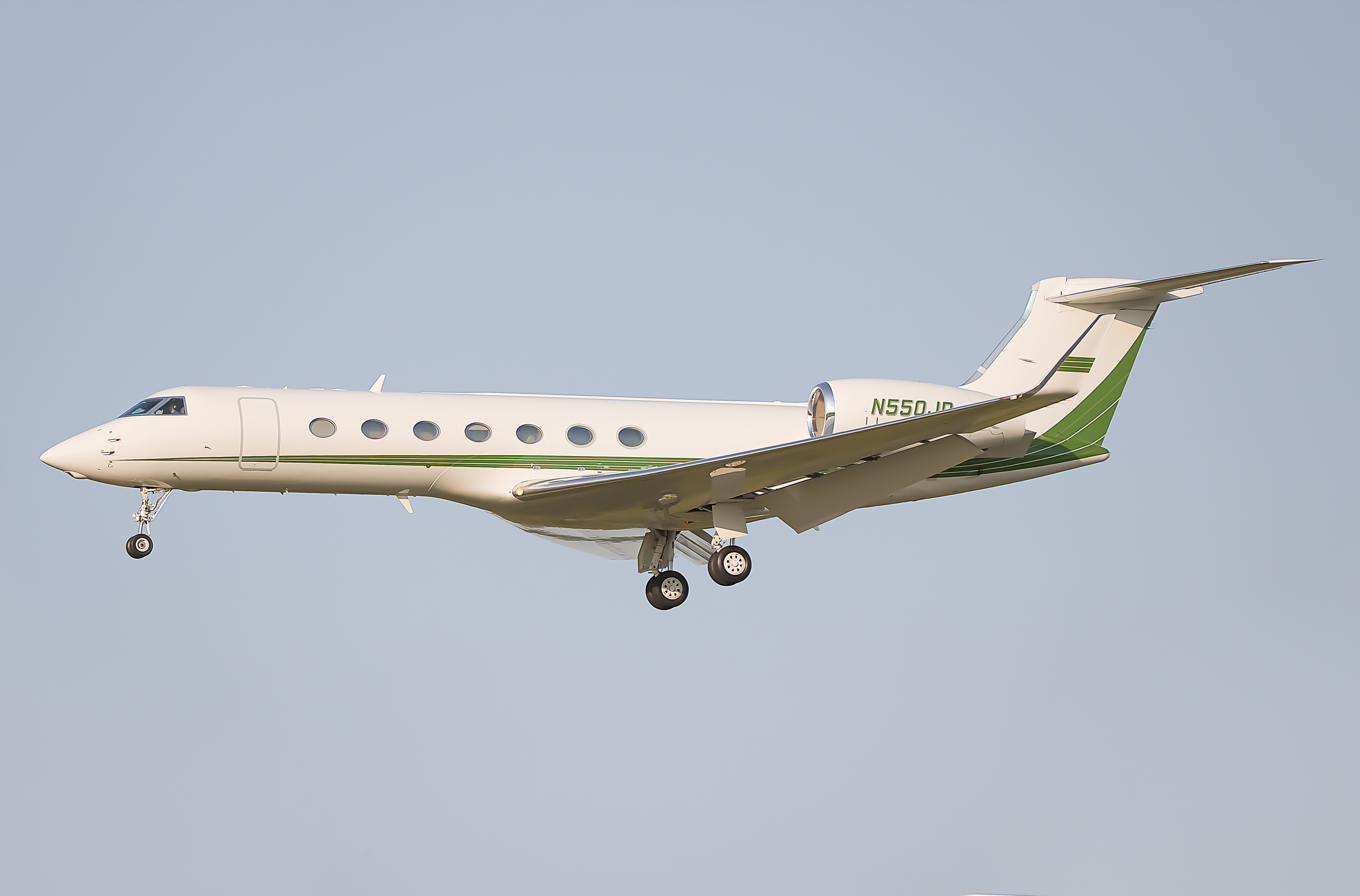 Full size: PRIVATE Gulfstream G550 N500JG at Baltimore/Washington International Thurgood Marshall Airport