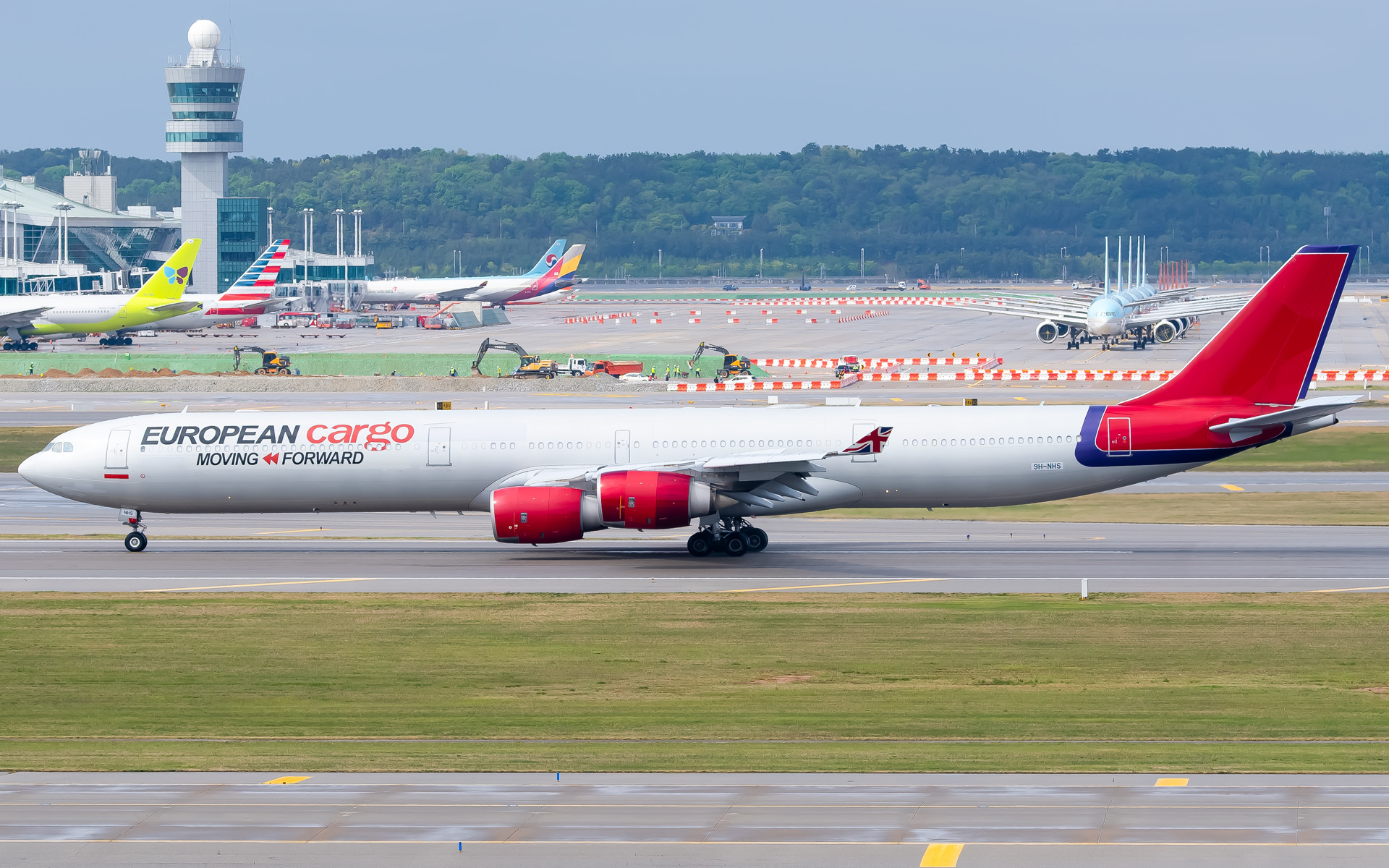 Full size: Maleth Aero Airbus A340-600 9H-NHS at Seoul-Incheon International Airport