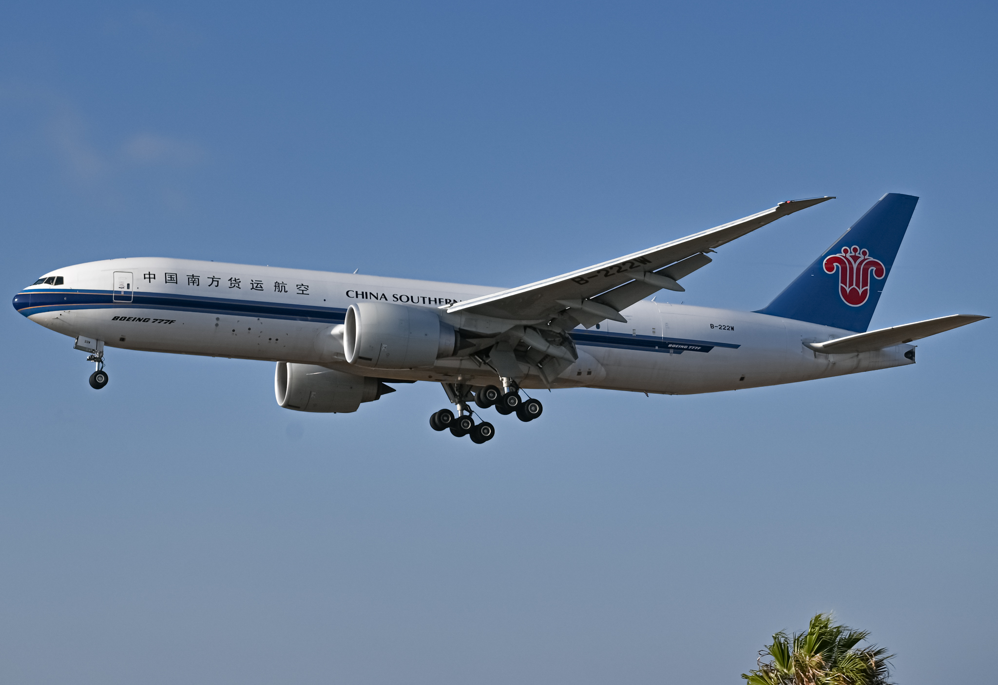 Full size: China Southern Cargo Boeing 777-F B-222W at Los Angeles International Airport